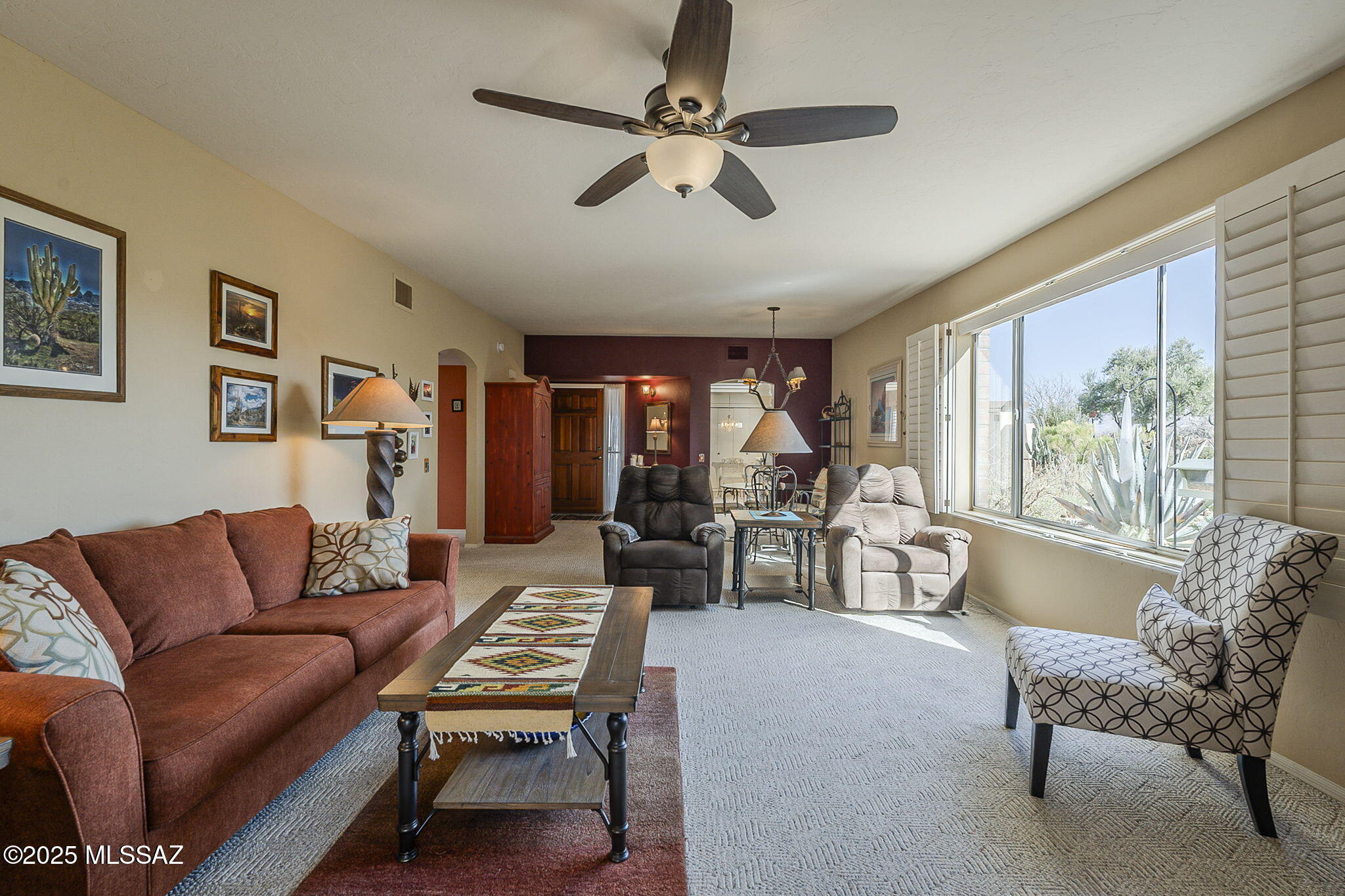 992 W Camino del Arrendajo