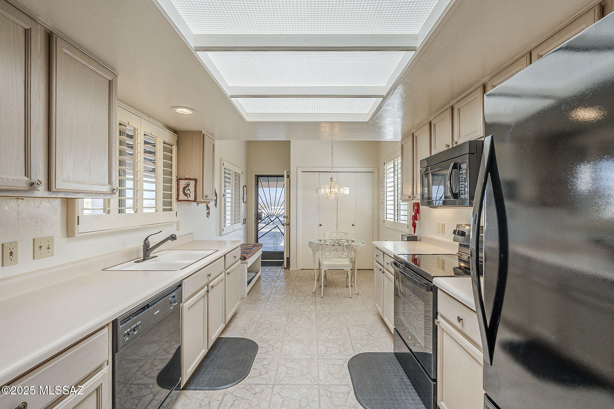 992 W Camino del Arrendajo