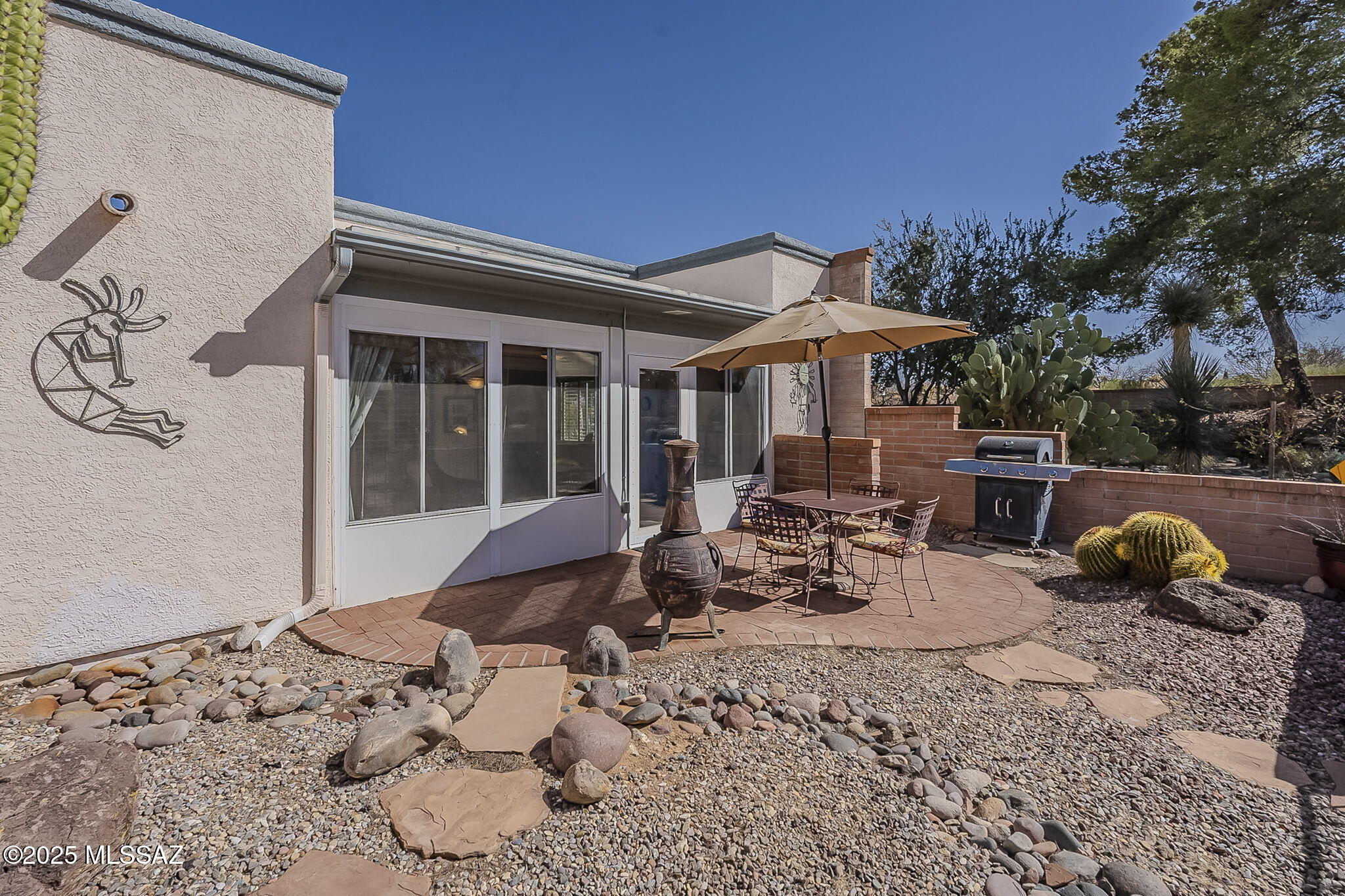 992 W Camino del Arrendajo