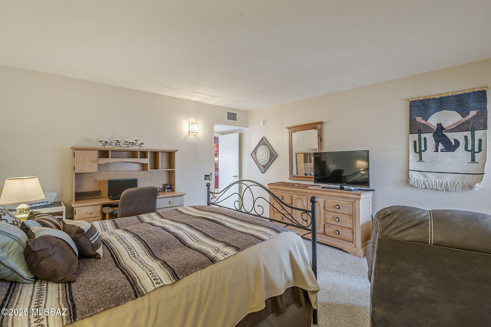 992 W Camino del Arrendajo