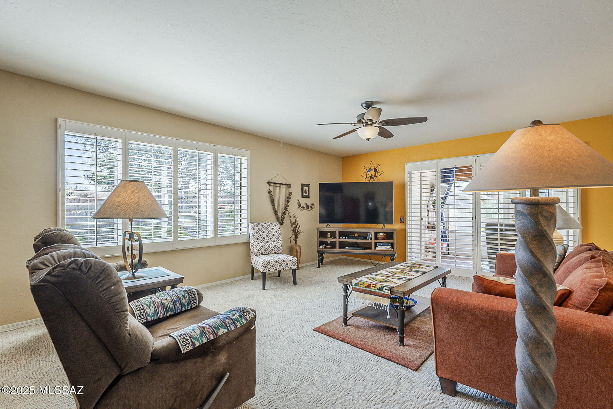 992 W Camino del Arrendajo