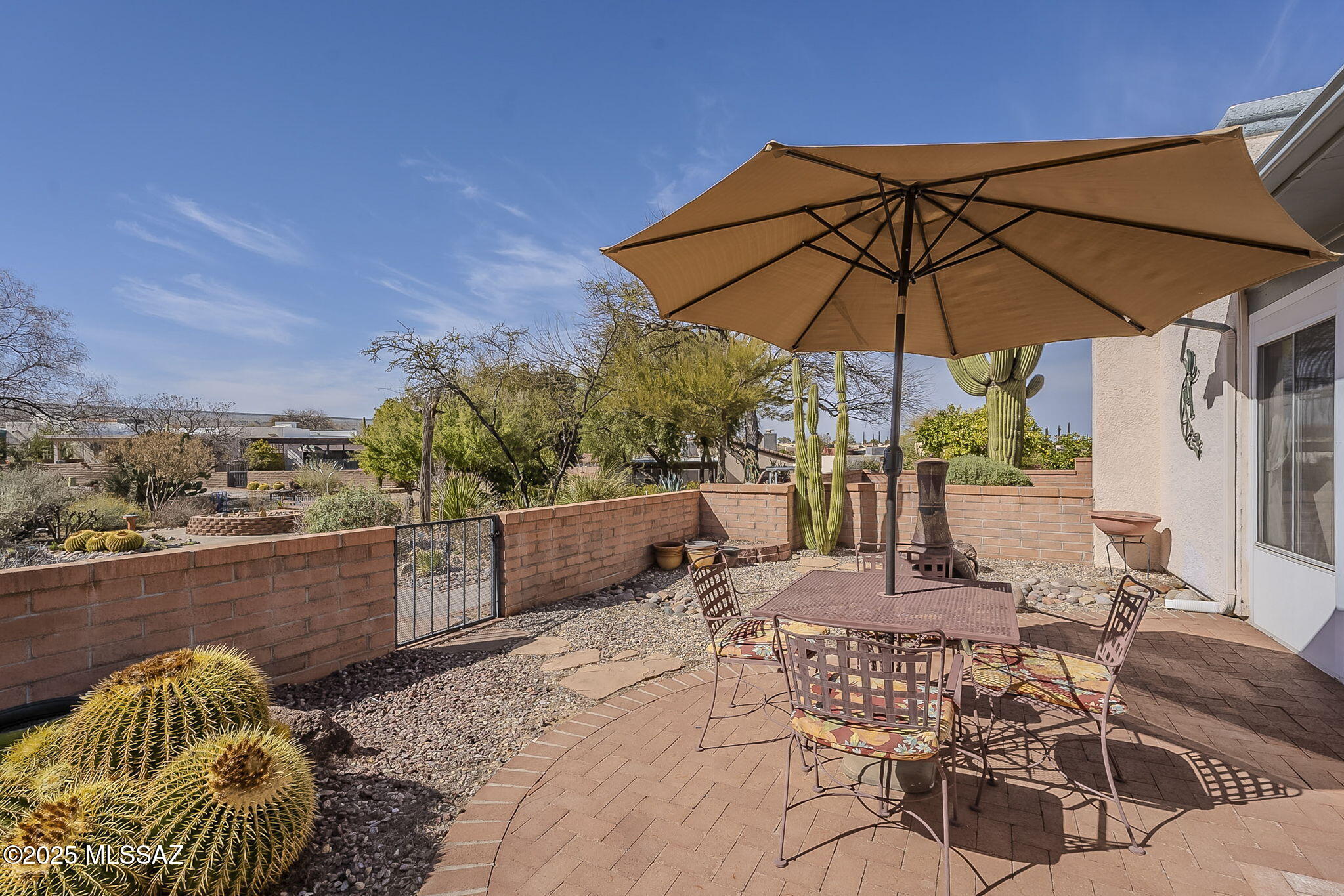 992 W Camino del Arrendajo