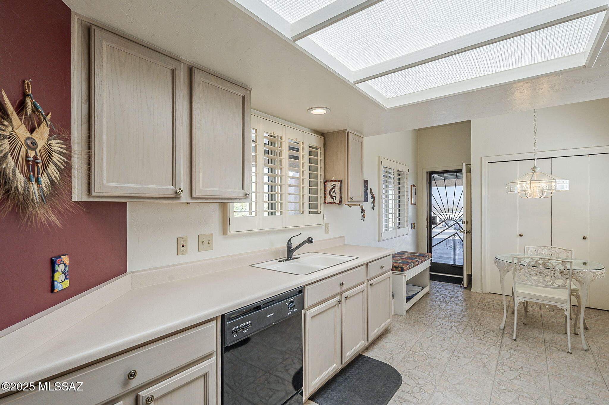 992 W Camino del Arrendajo