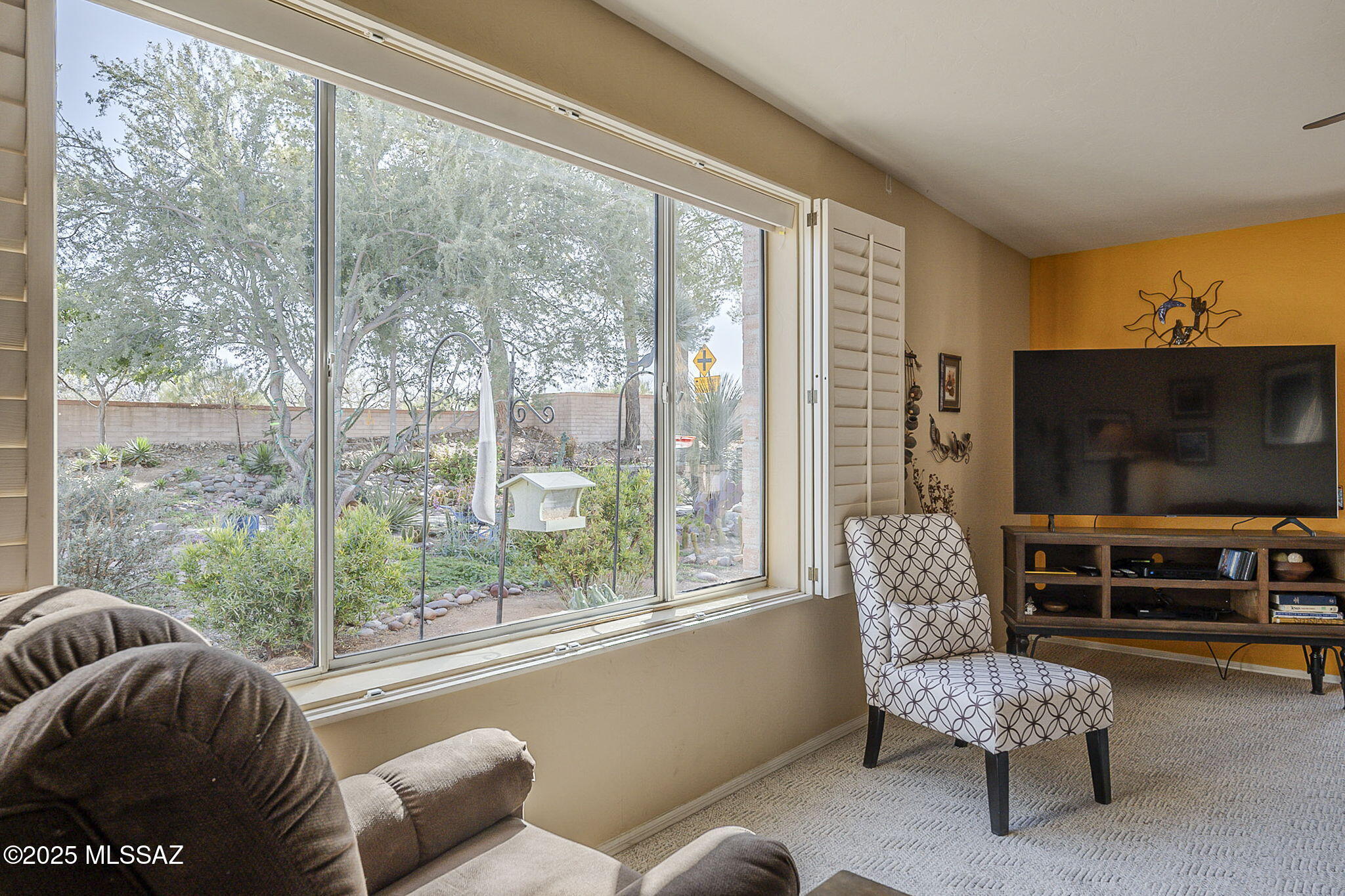 992 W Camino del Arrendajo