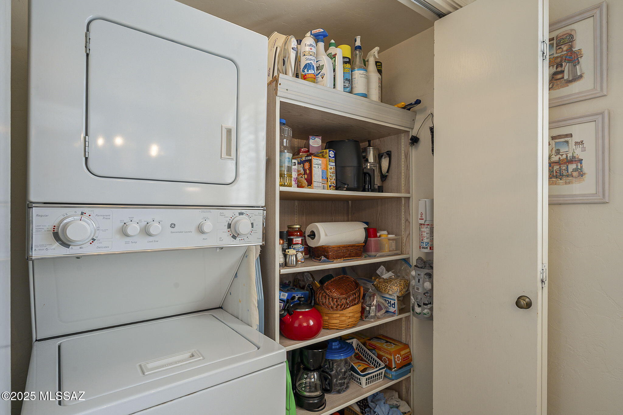 992 W Camino del Arrendajo