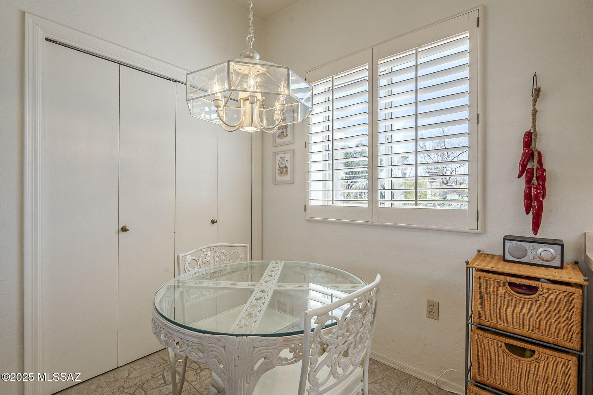 992 W Camino del Arrendajo