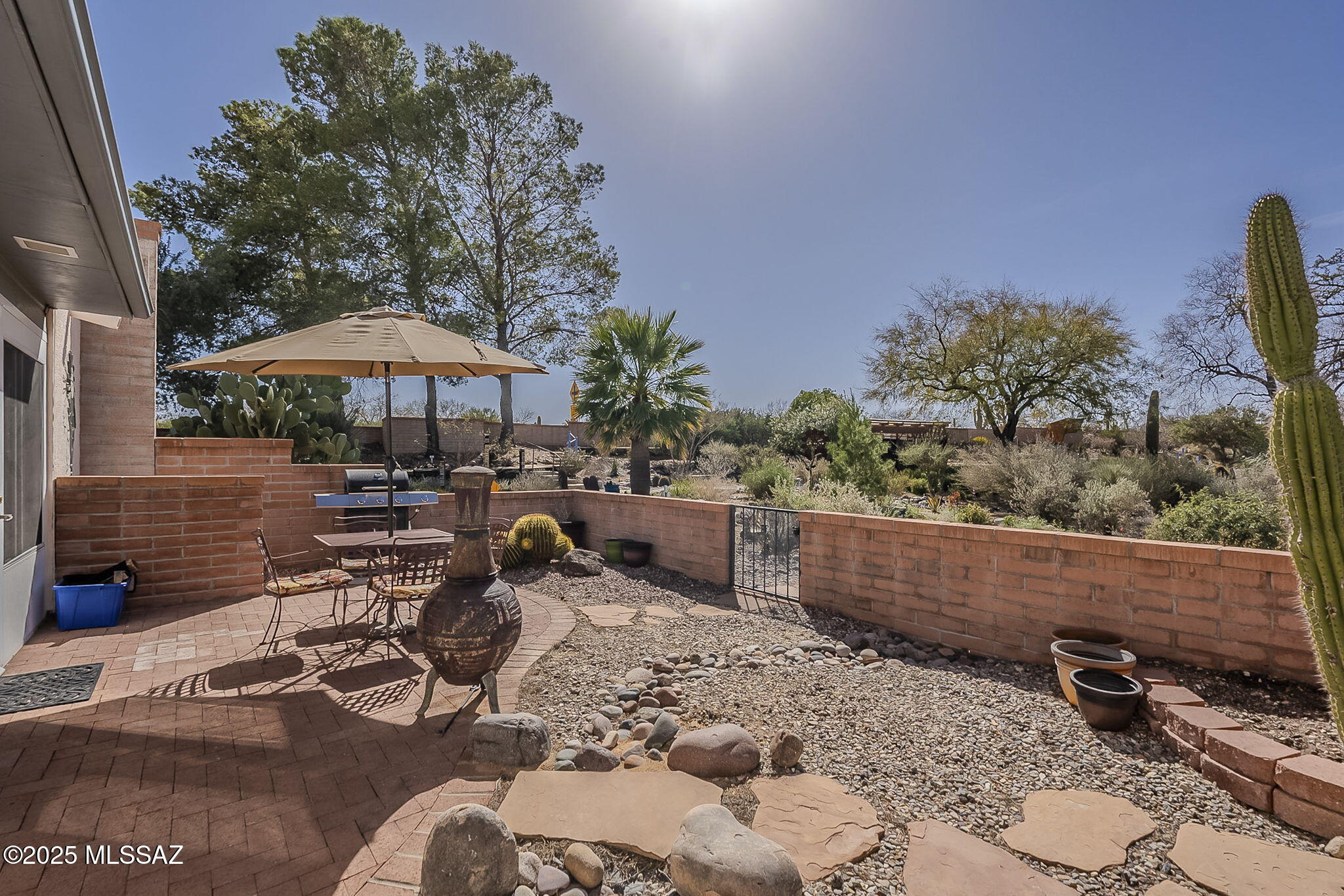 992 W Camino del Arrendajo