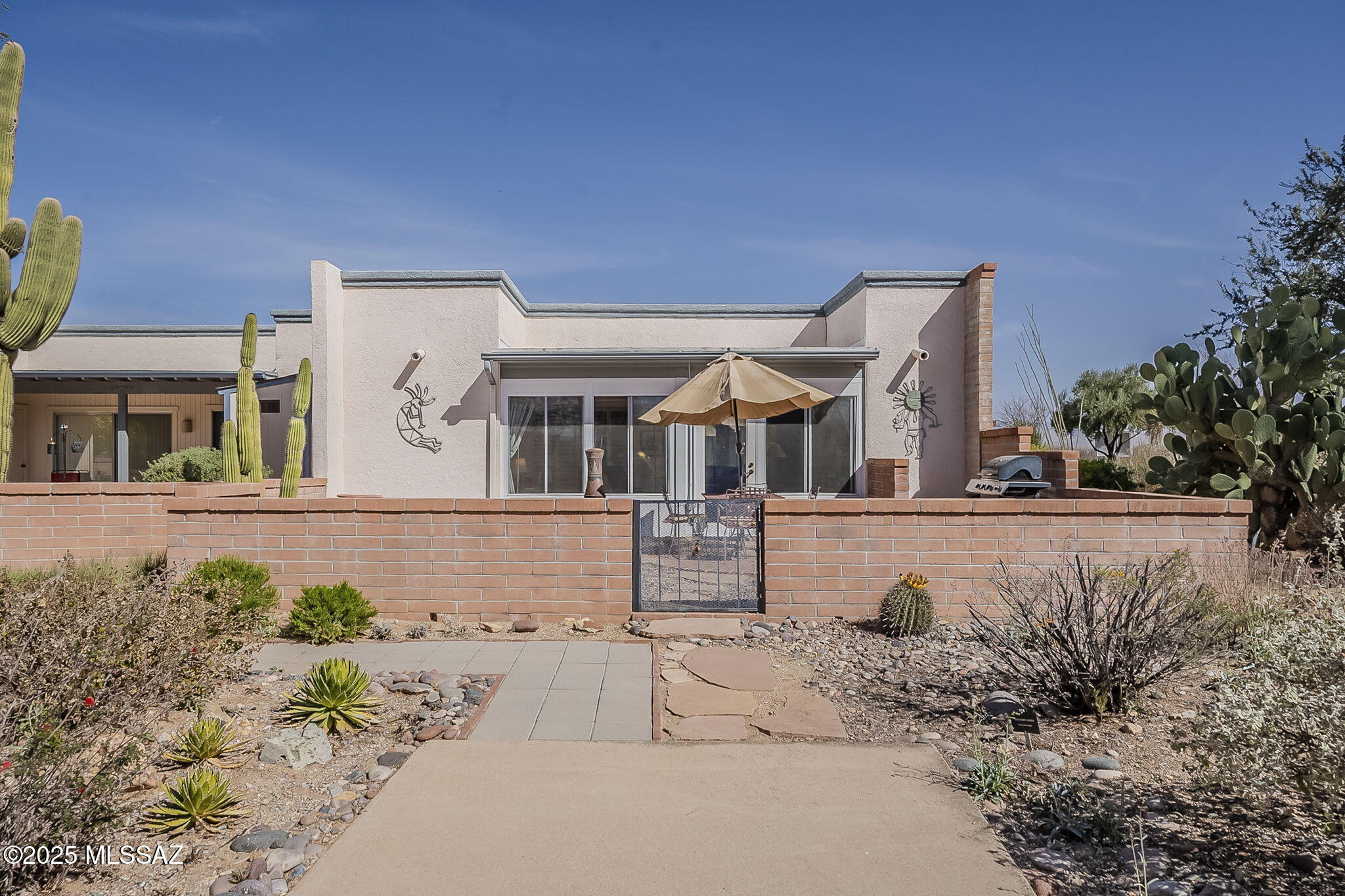 992 W Camino del Arrendajo