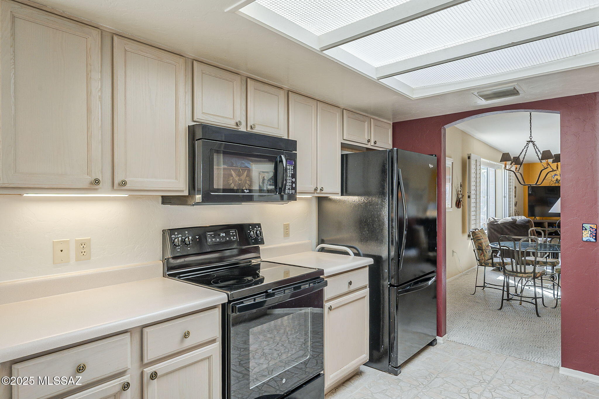 992 W Camino del Arrendajo