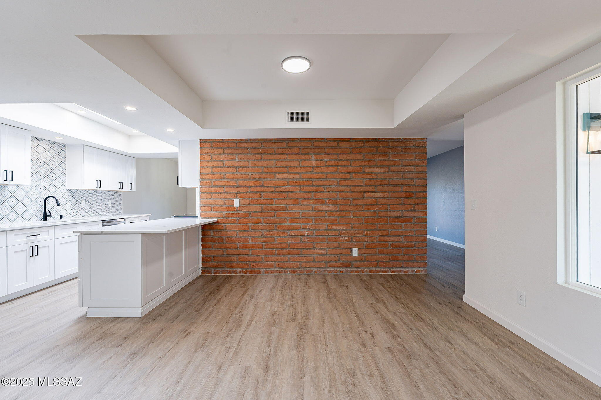 723 S Camino del Monte