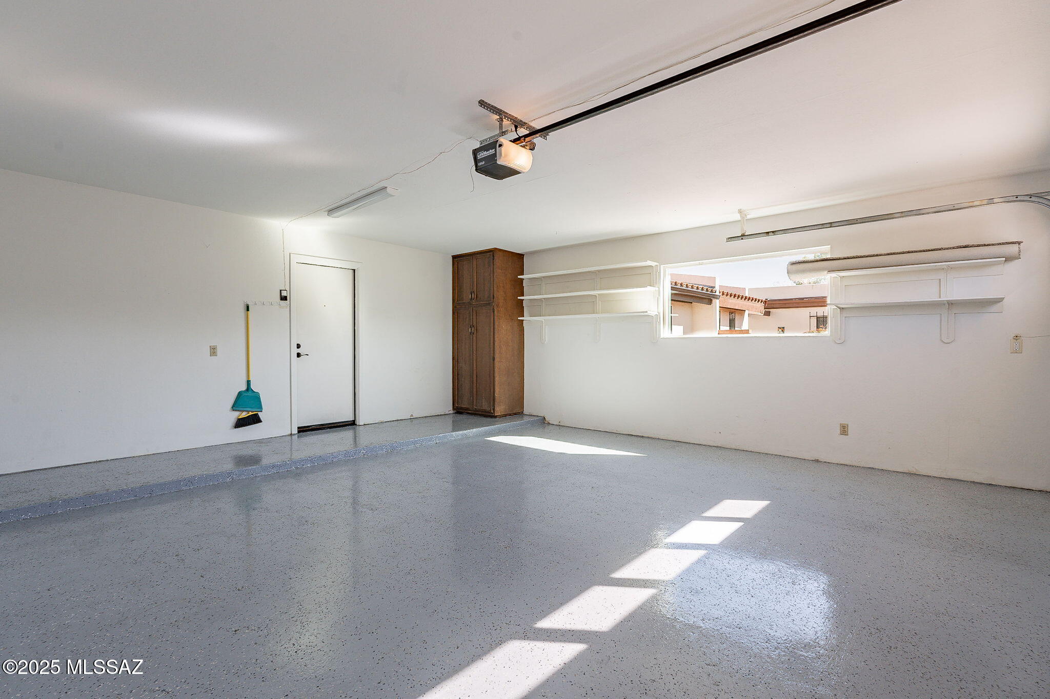 723 S Camino del Monte