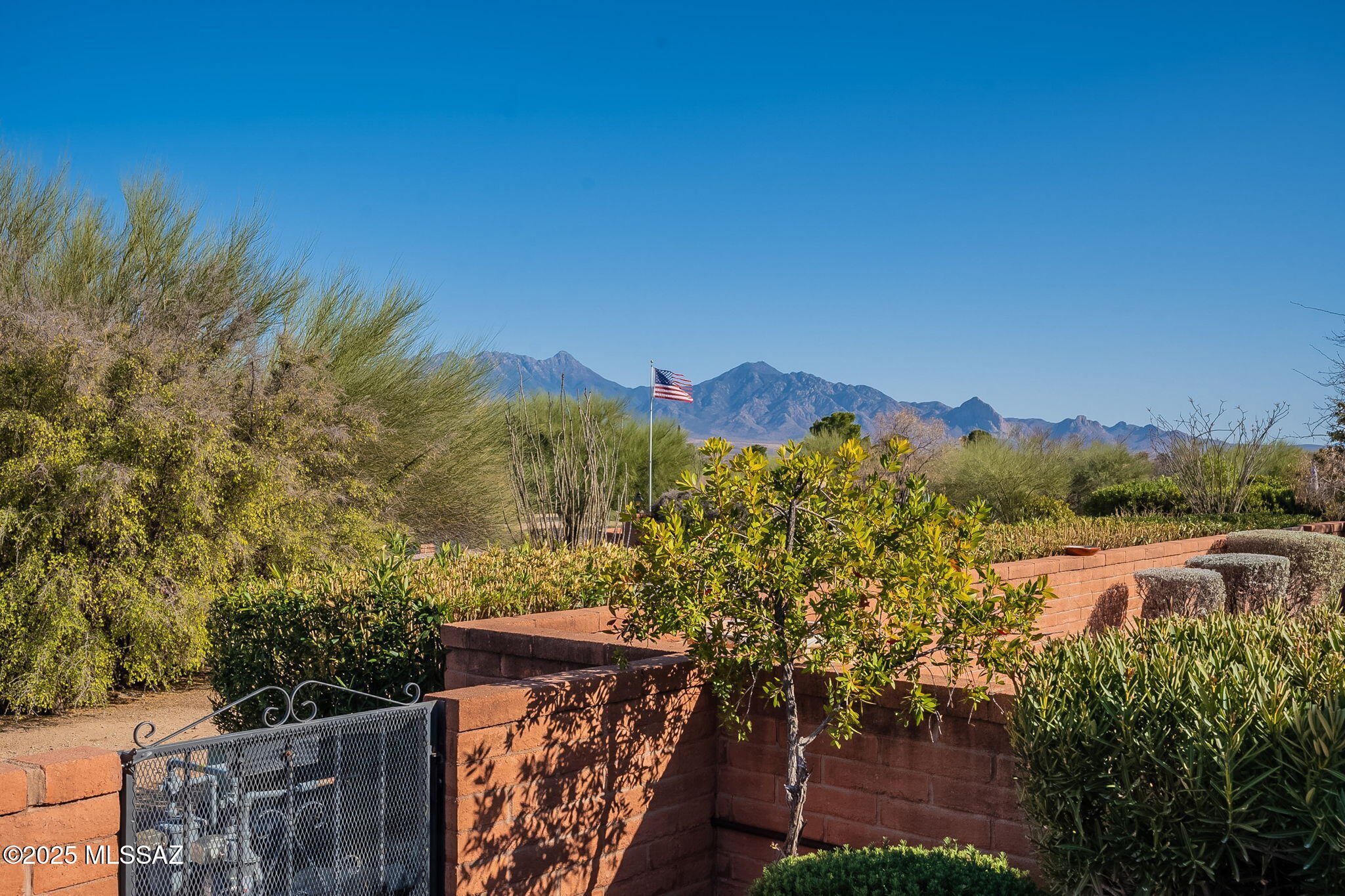 723 S Camino del Monte