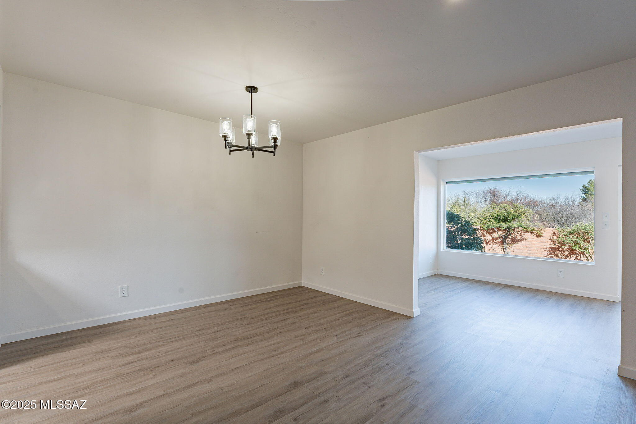 723 S Camino del Monte