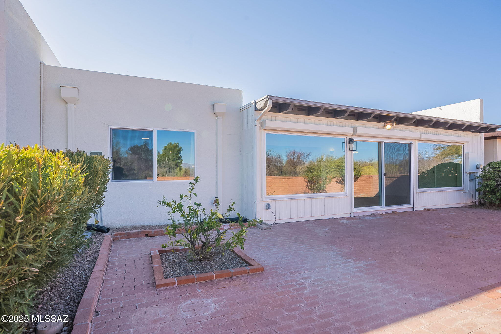 723 S Camino del Monte