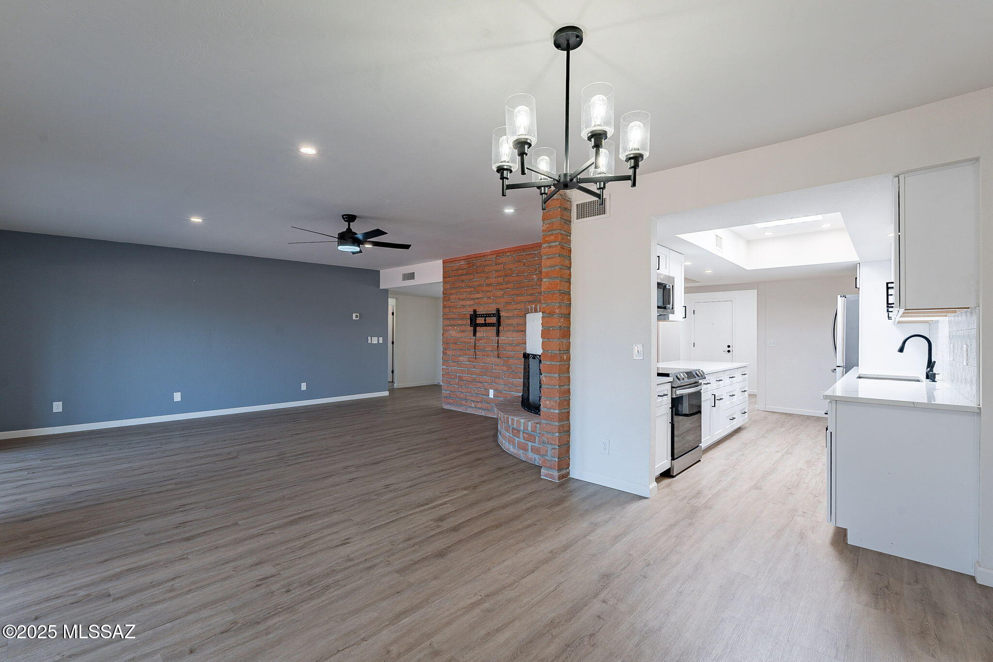 723 S Camino del Monte