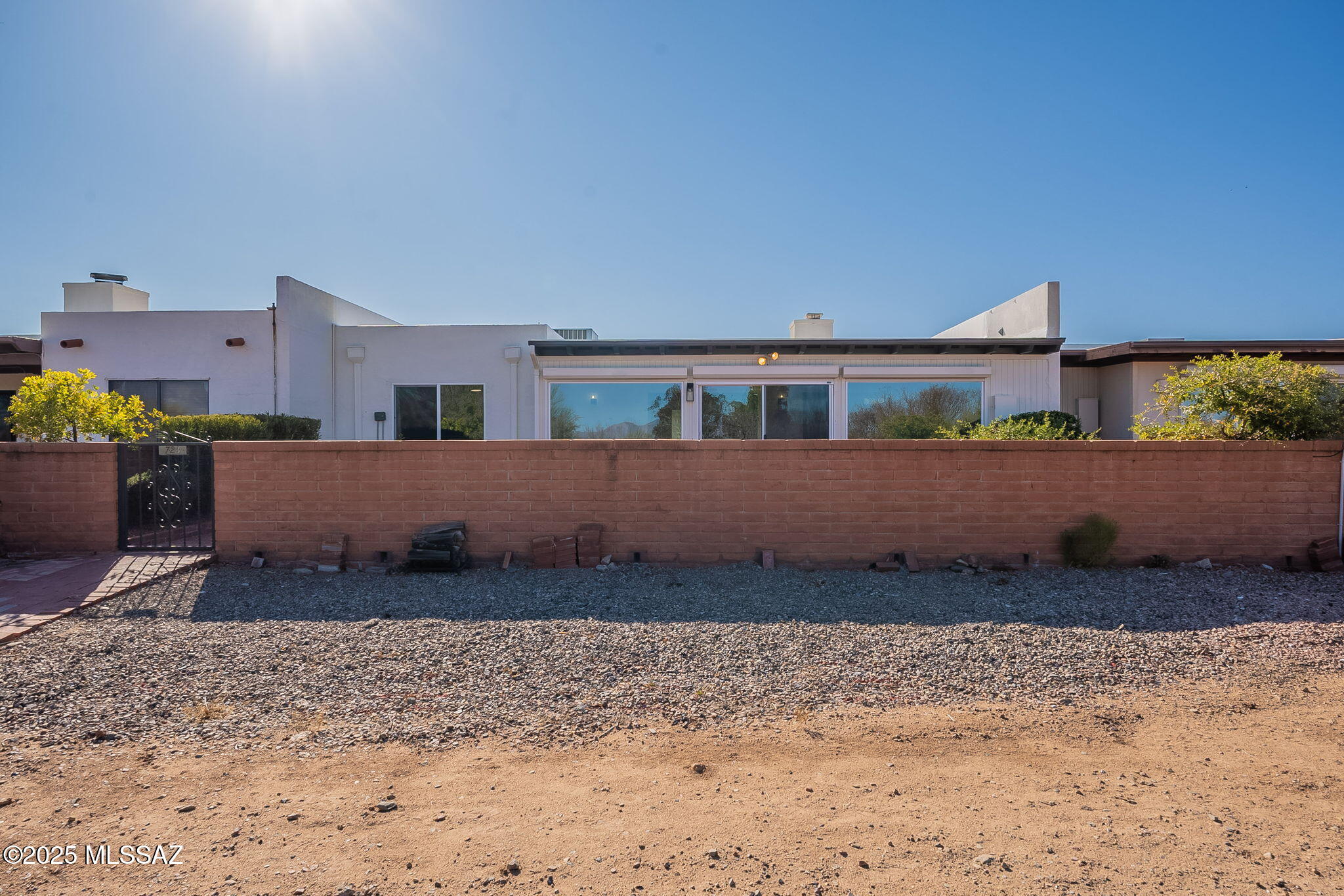 723 S Camino del Monte