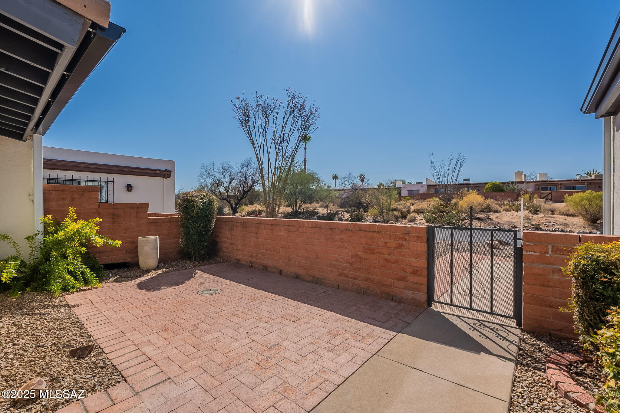 723 S Camino del Monte