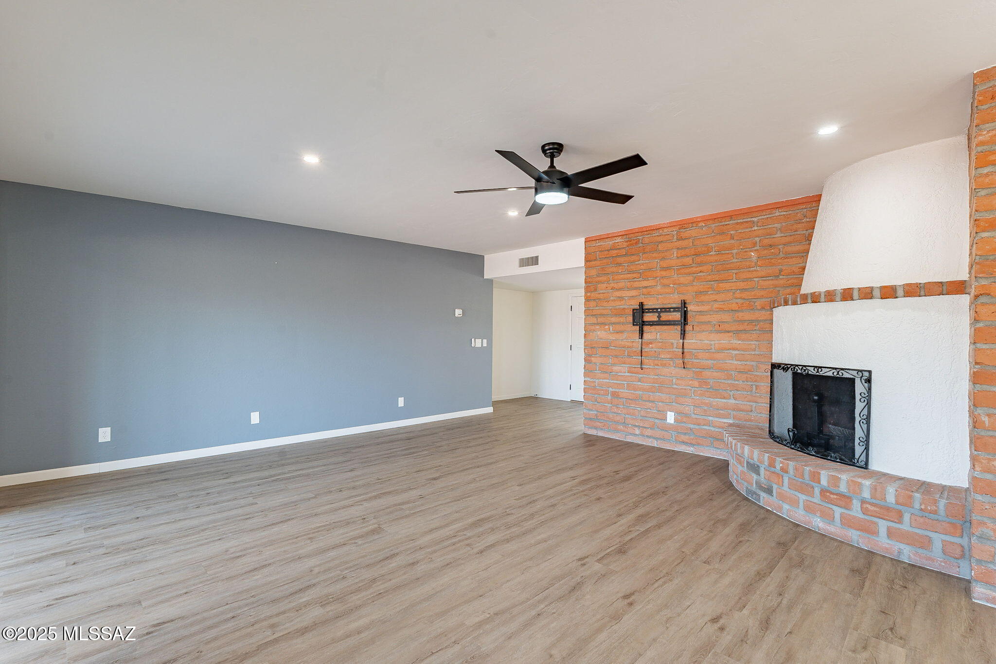 723 S Camino del Monte