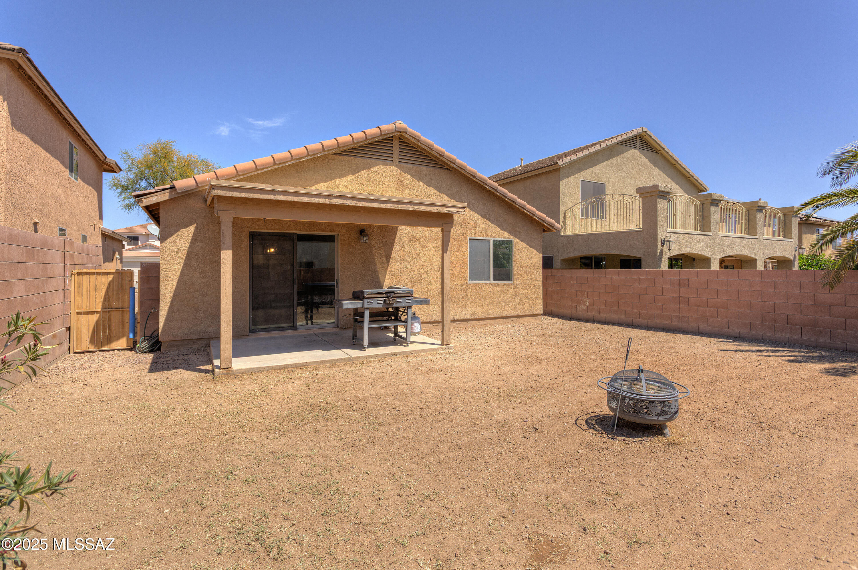 671 W Amber Sun Drive