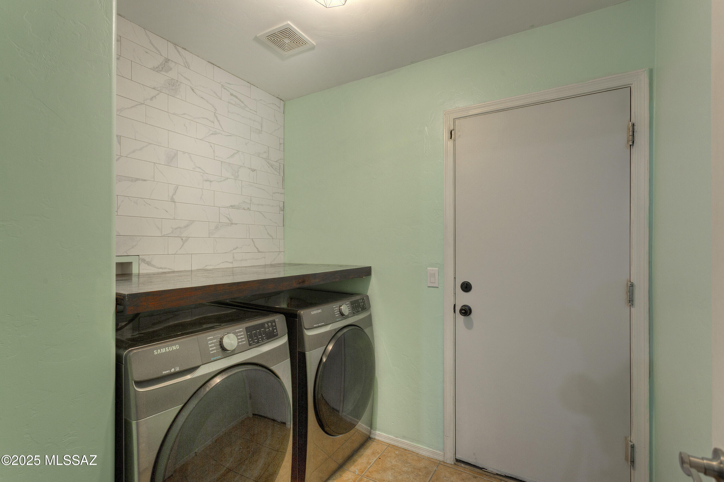 671 W Amber Sun Drive