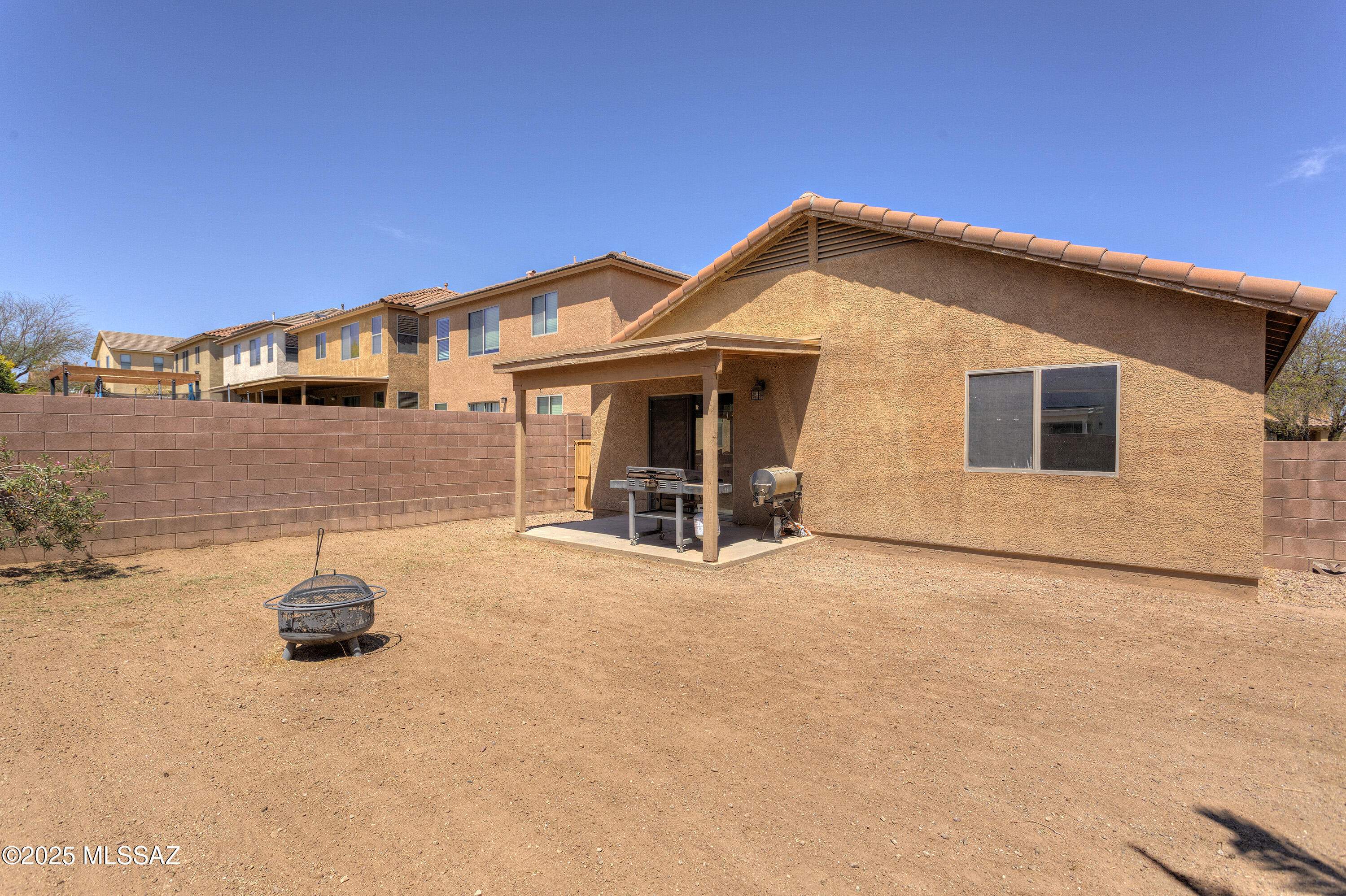 671 W Amber Sun Drive