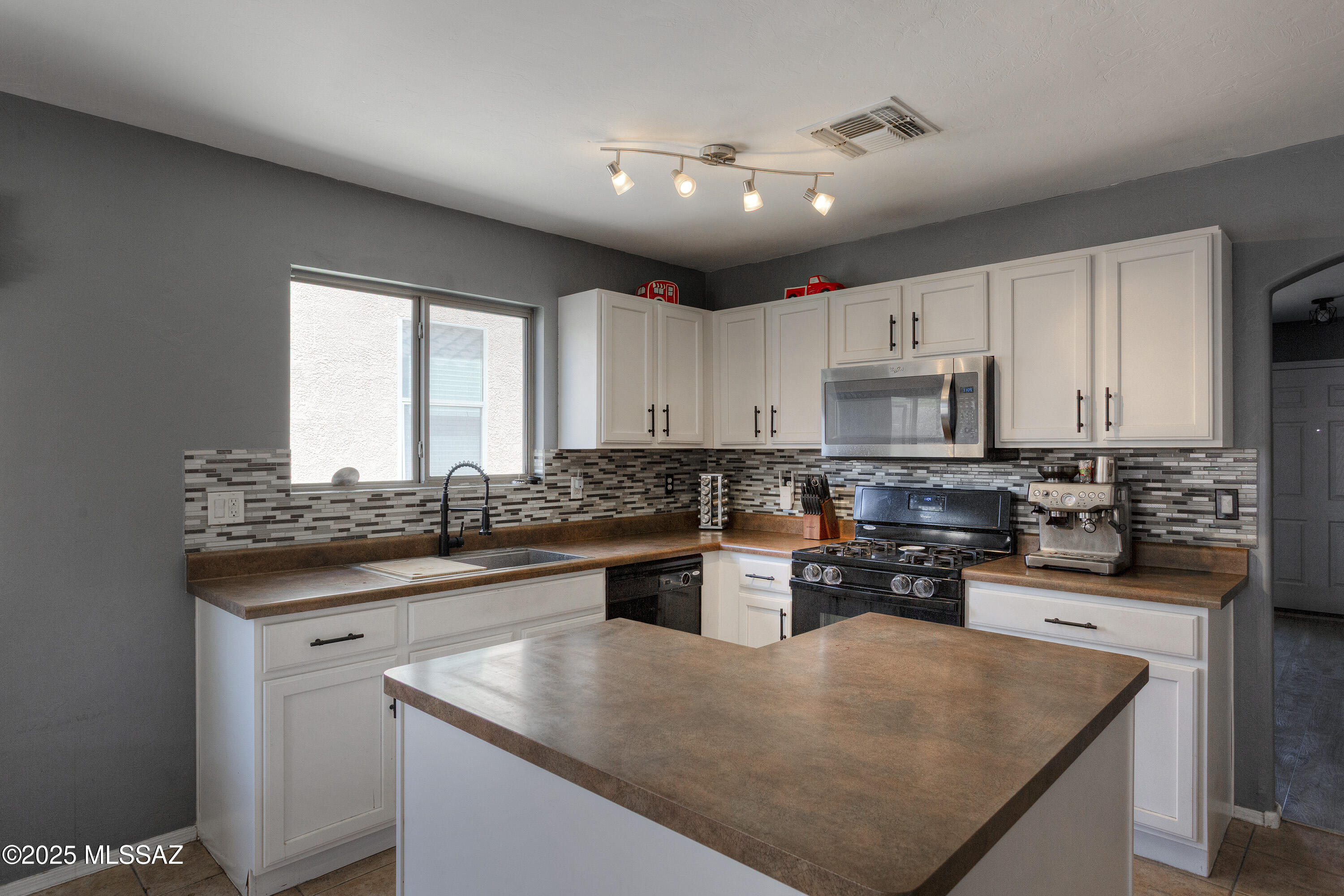 671 W Amber Sun Drive