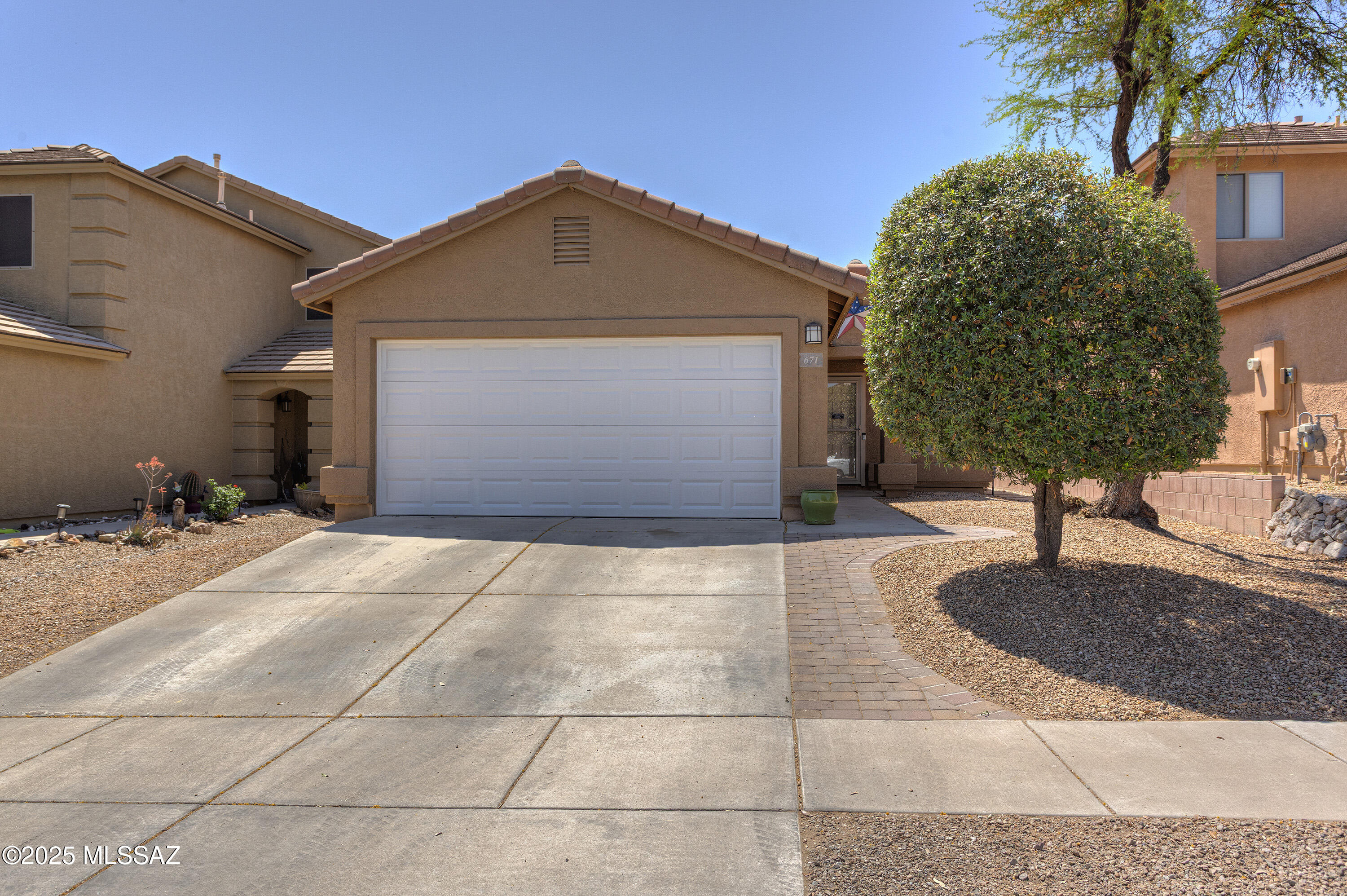 671 W Amber Sun Drive