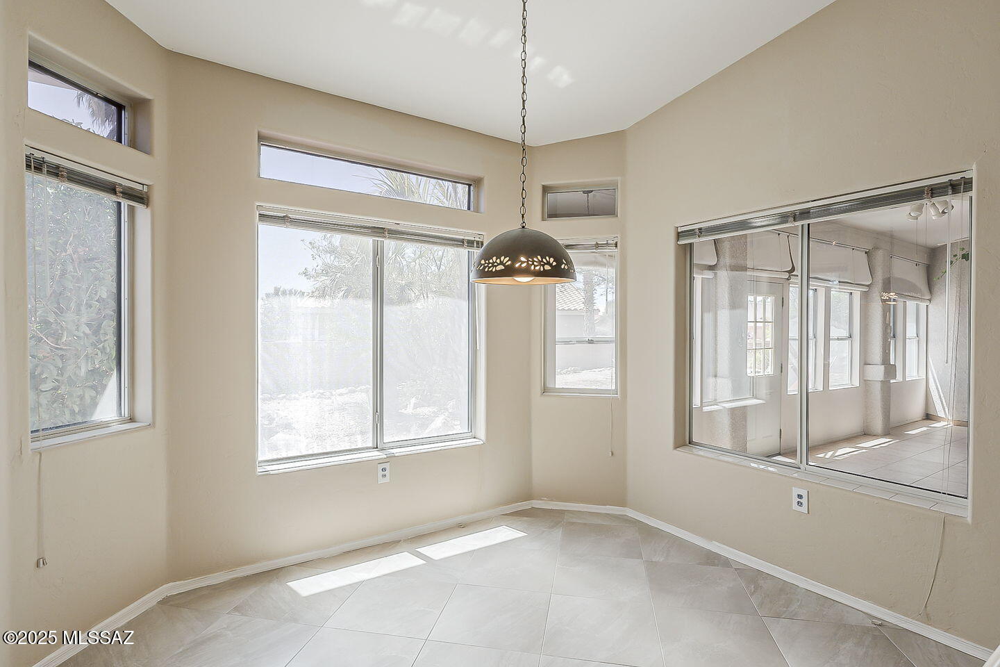 1145 W Placita Lucinda