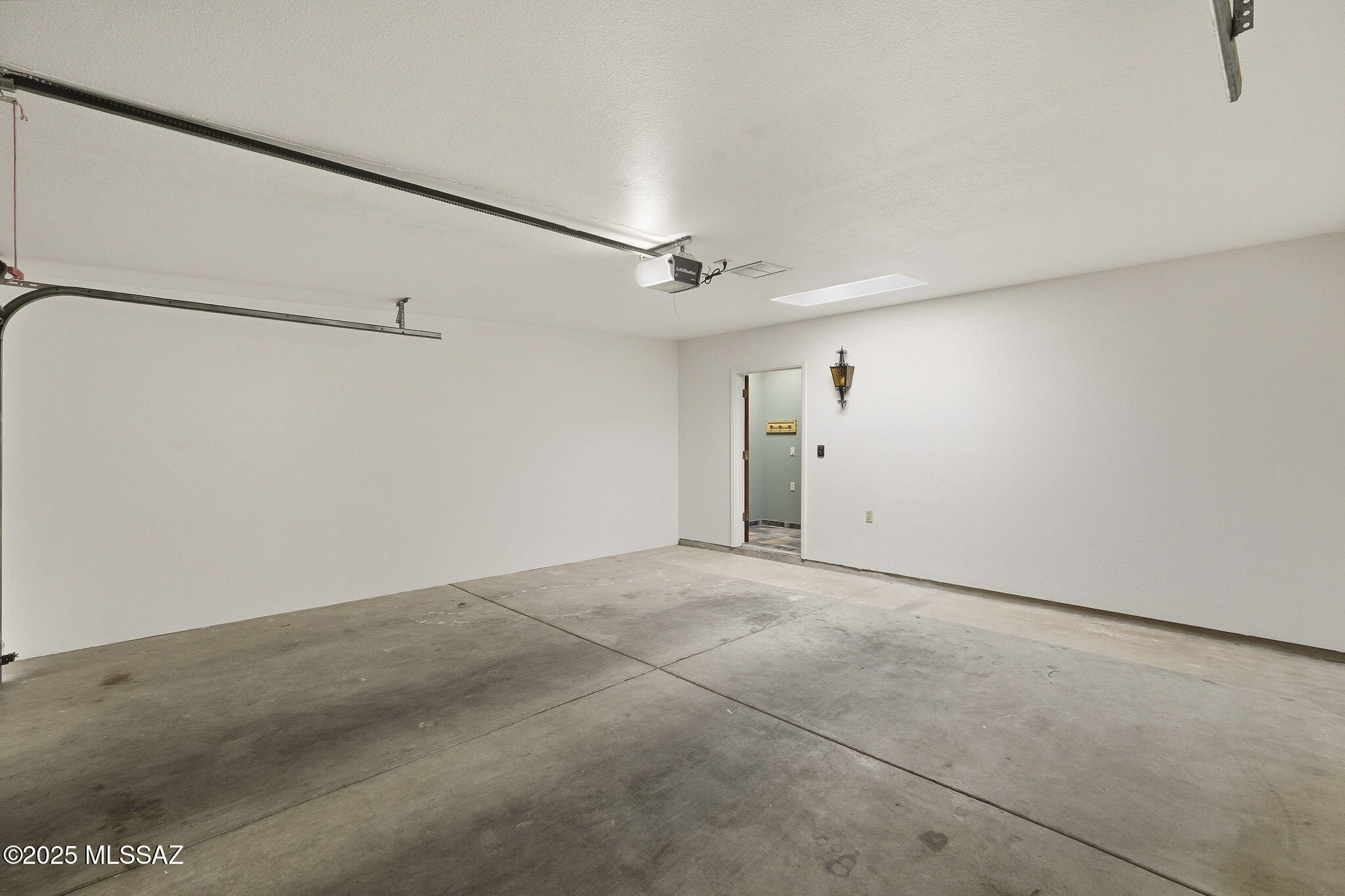 375 S Placita La Paz