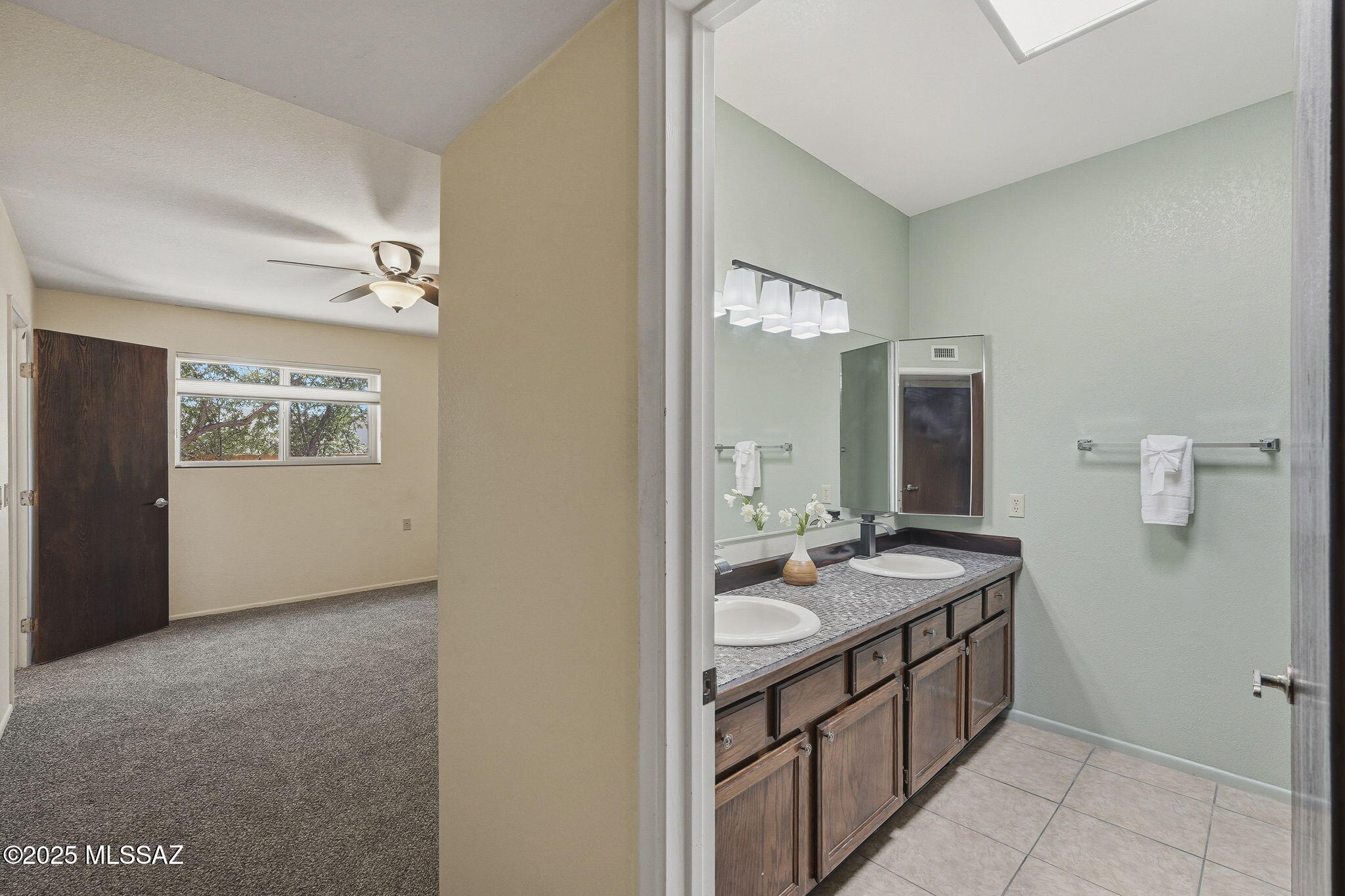 375 S Placita La Paz