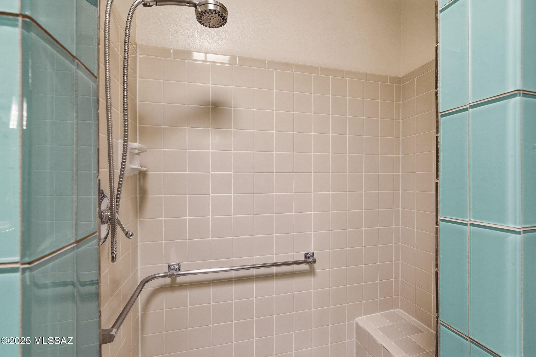 375 S Placita La Paz