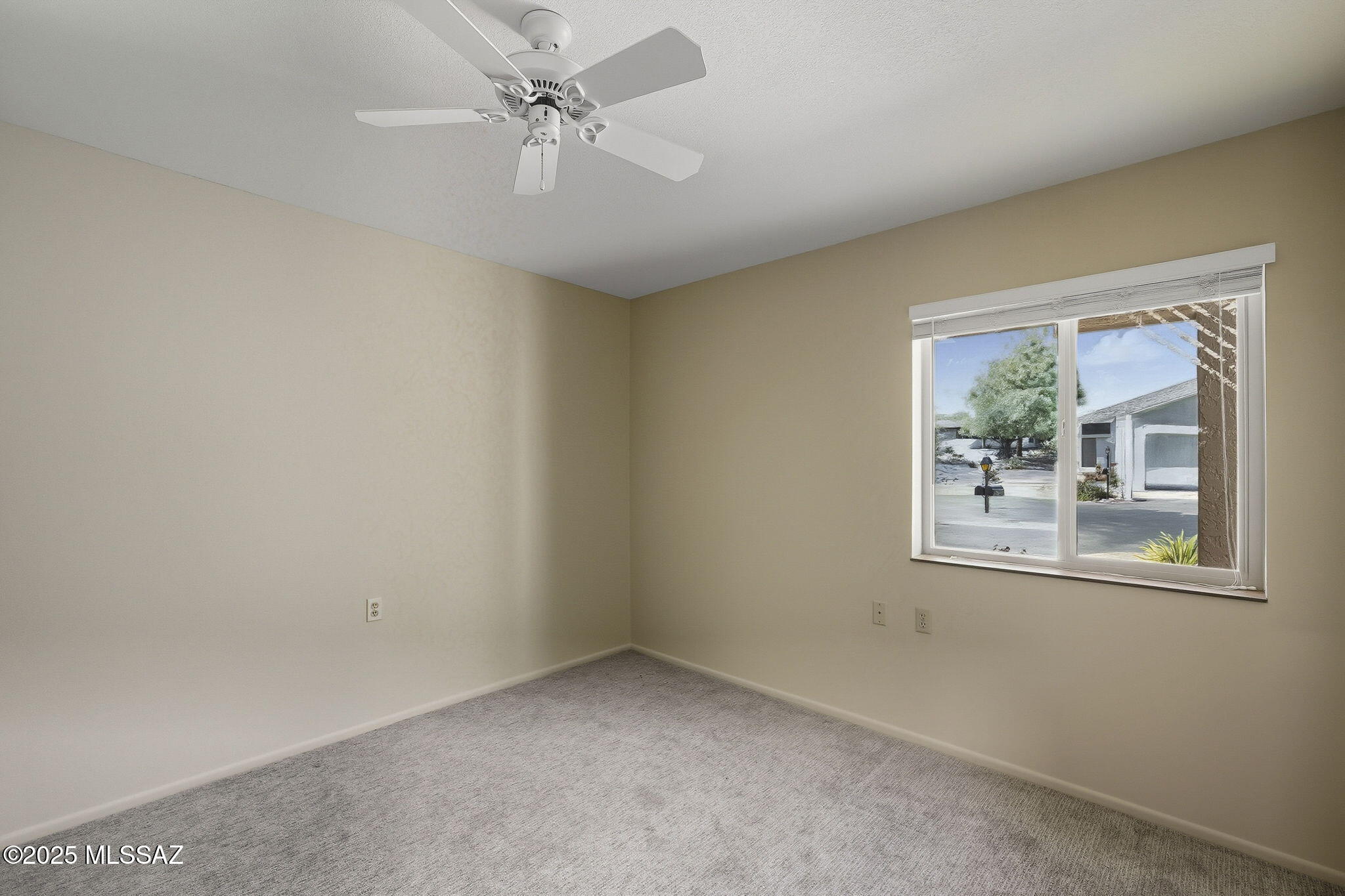 375 S Placita La Paz