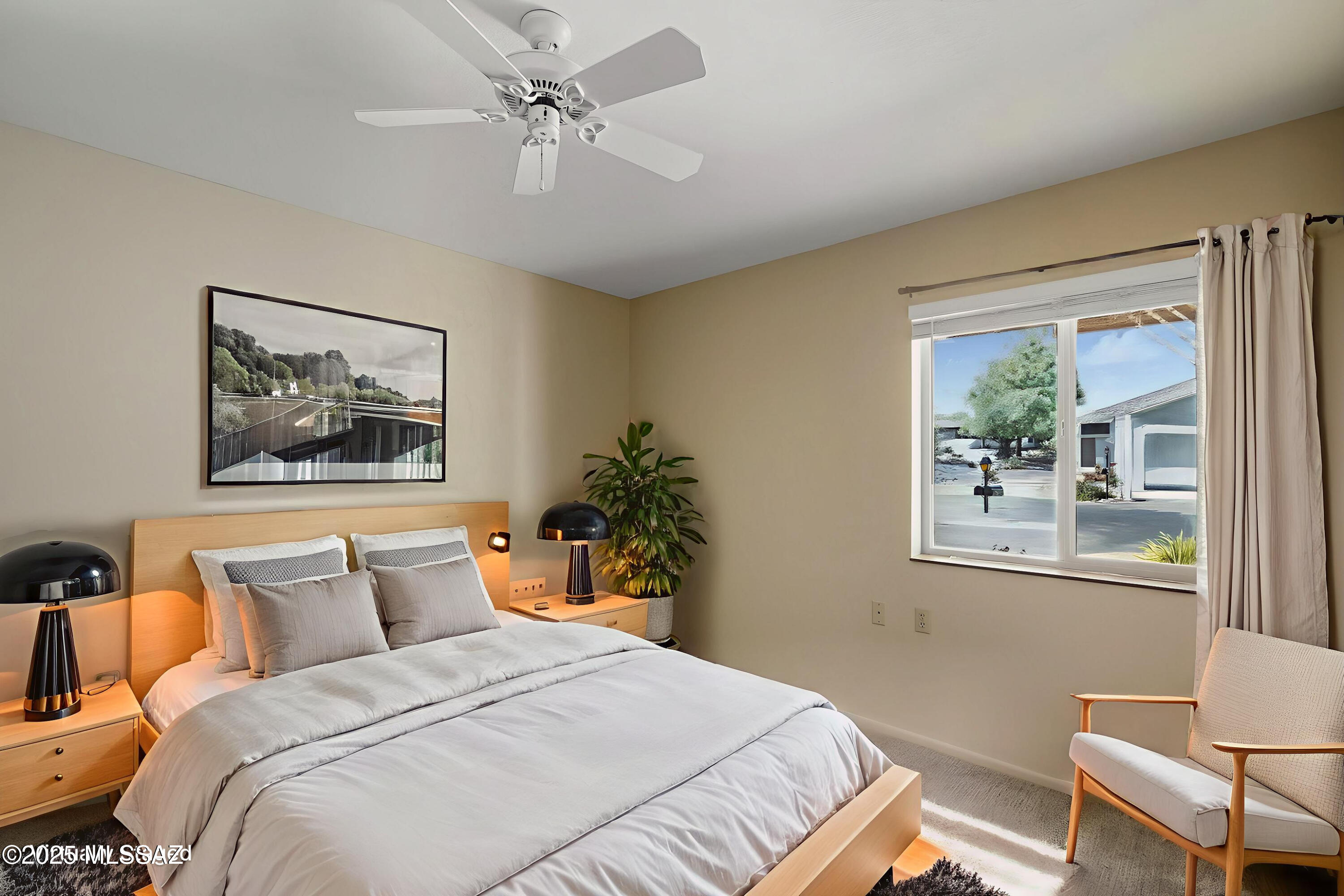 375 S Placita La Paz