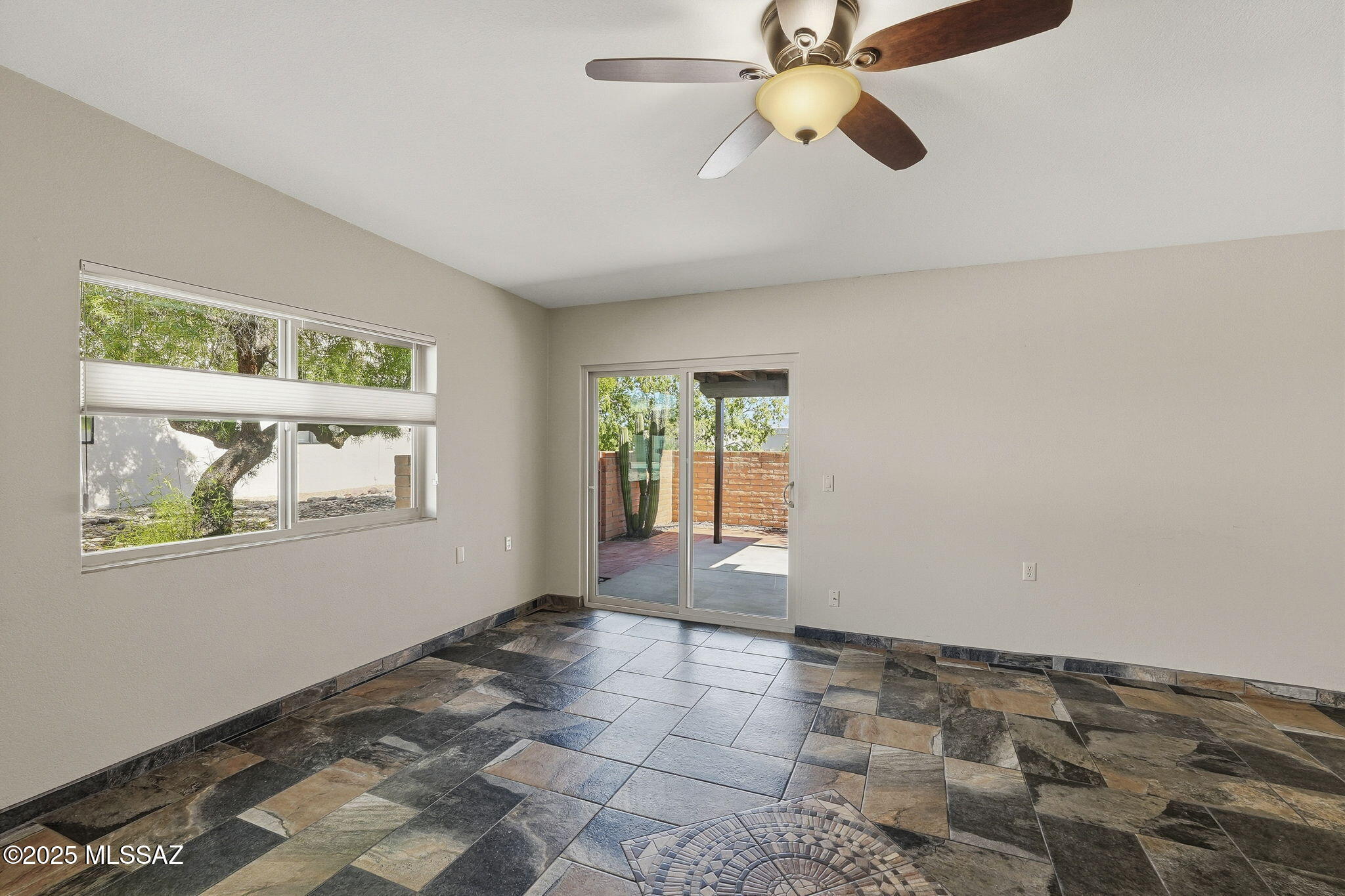 375 S Placita La Paz