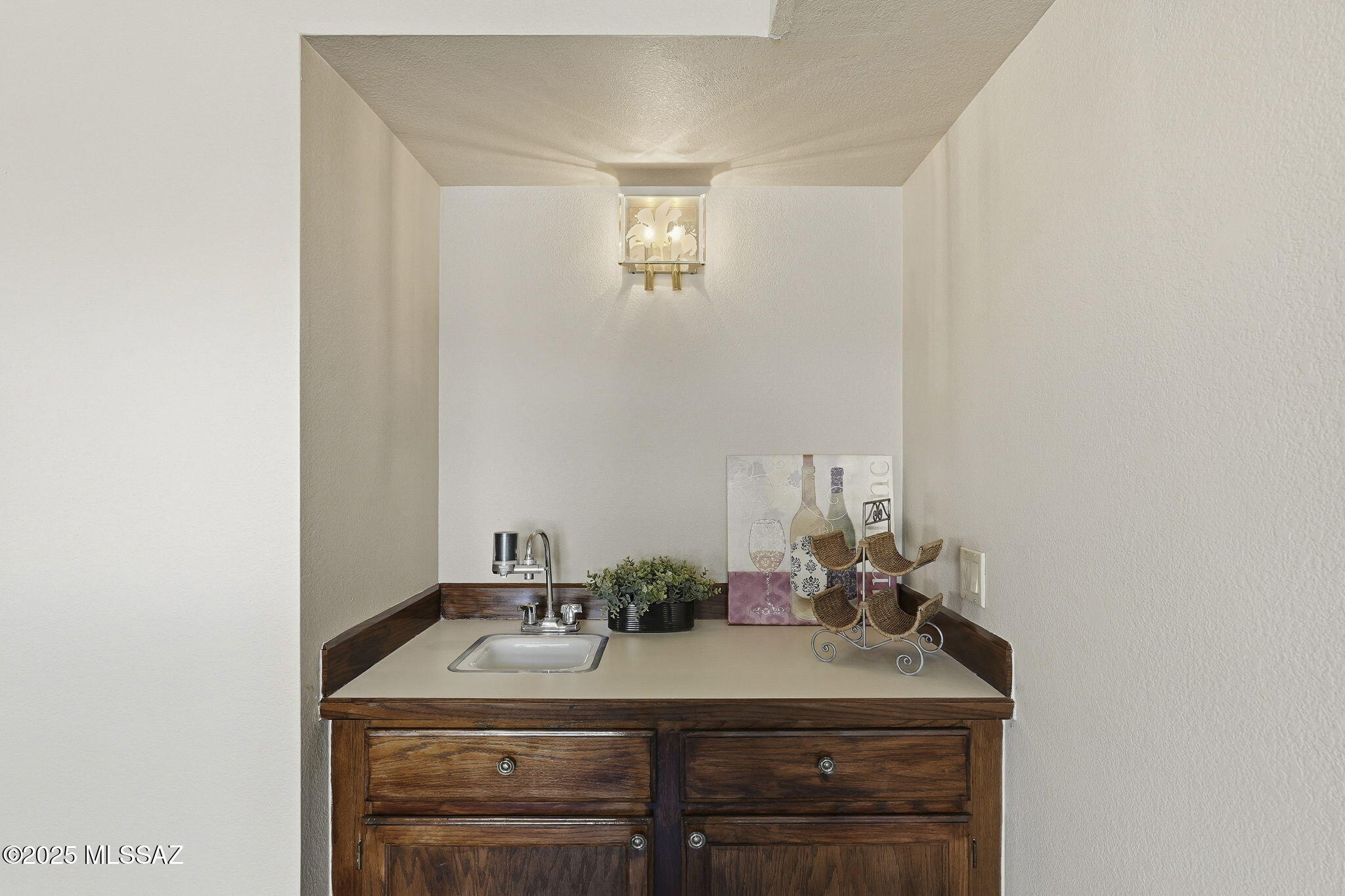 375 S Placita La Paz