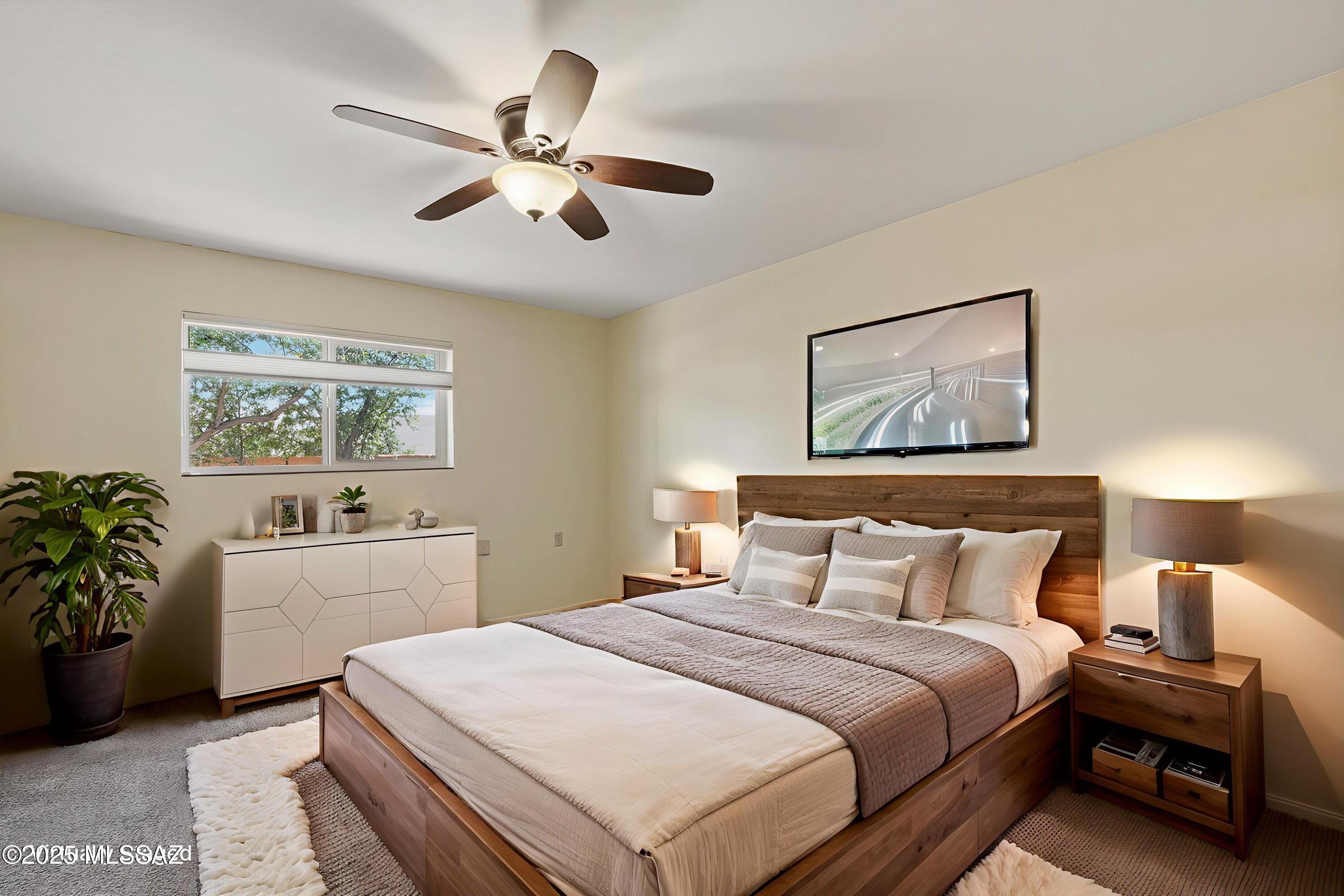 375 S Placita La Paz