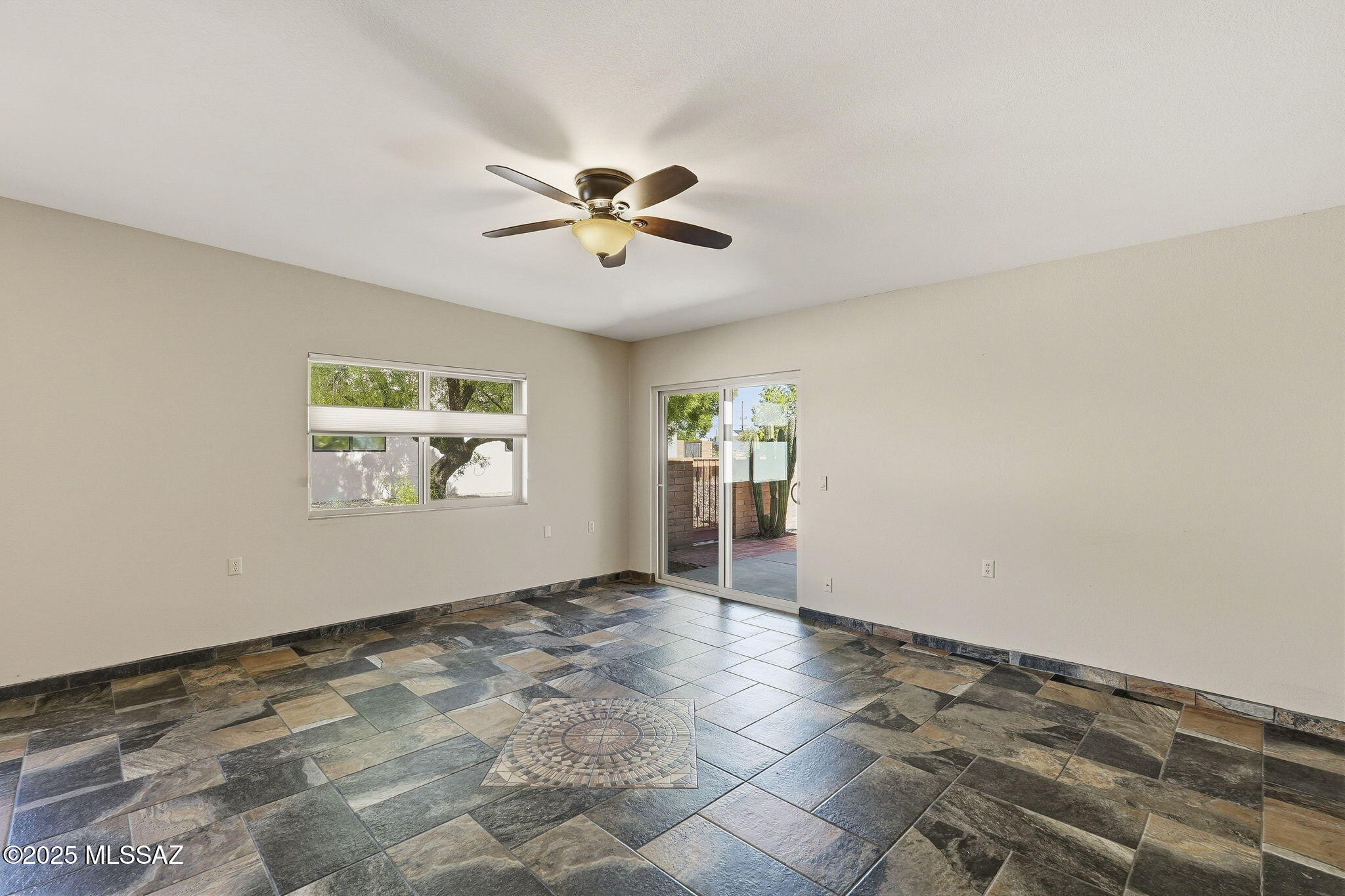 375 S Placita La Paz