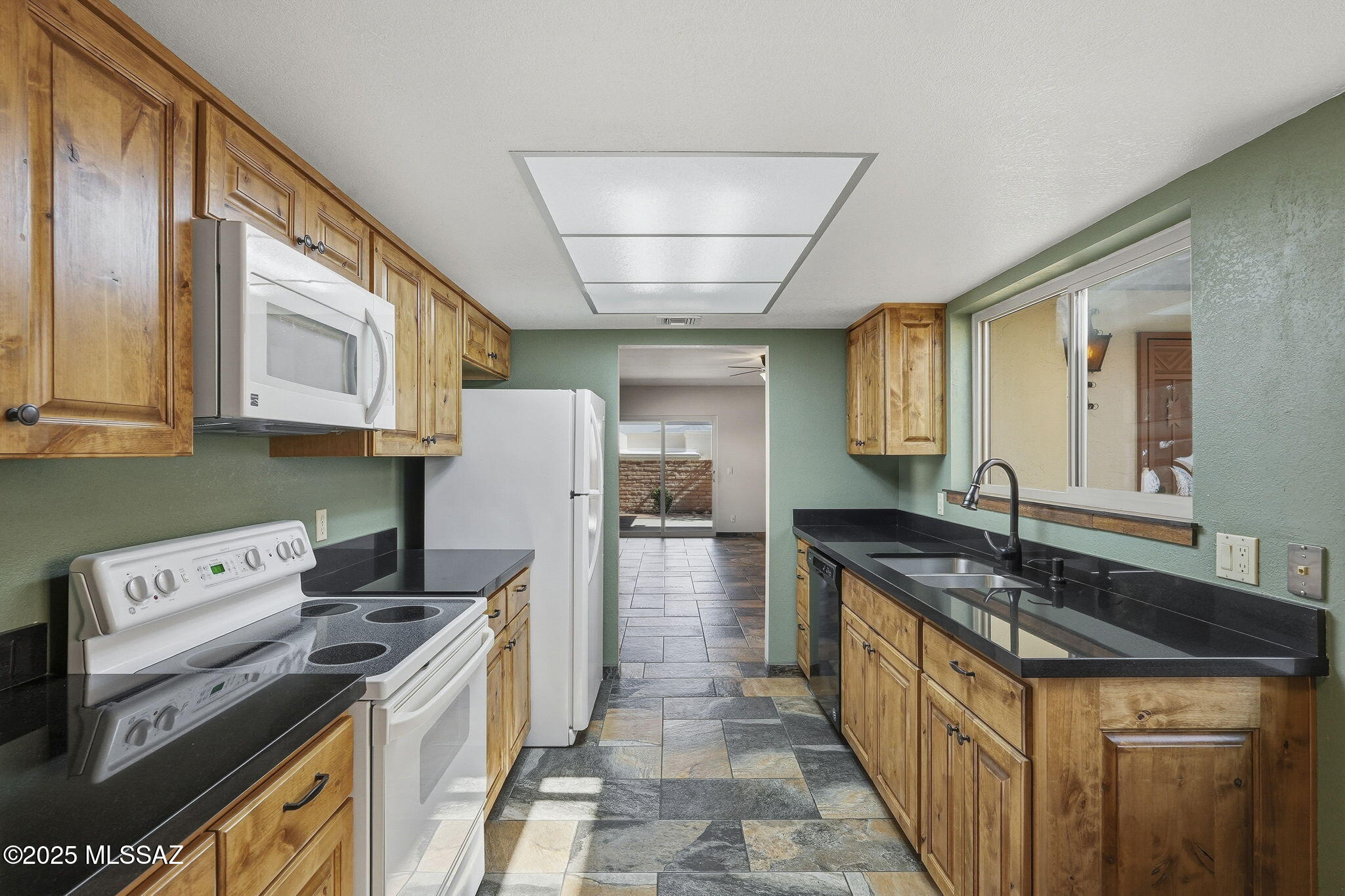 375 S Placita La Paz