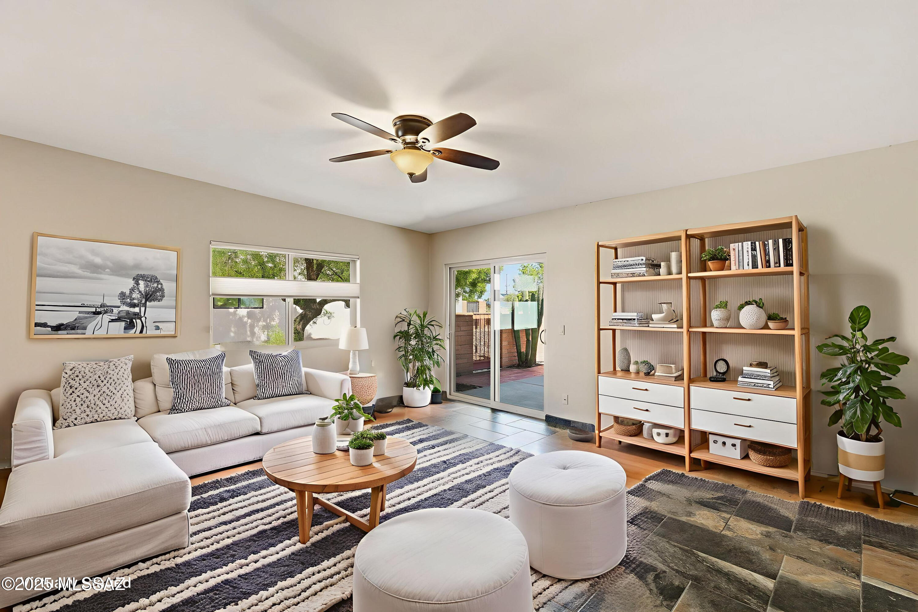 375 S Placita La Paz