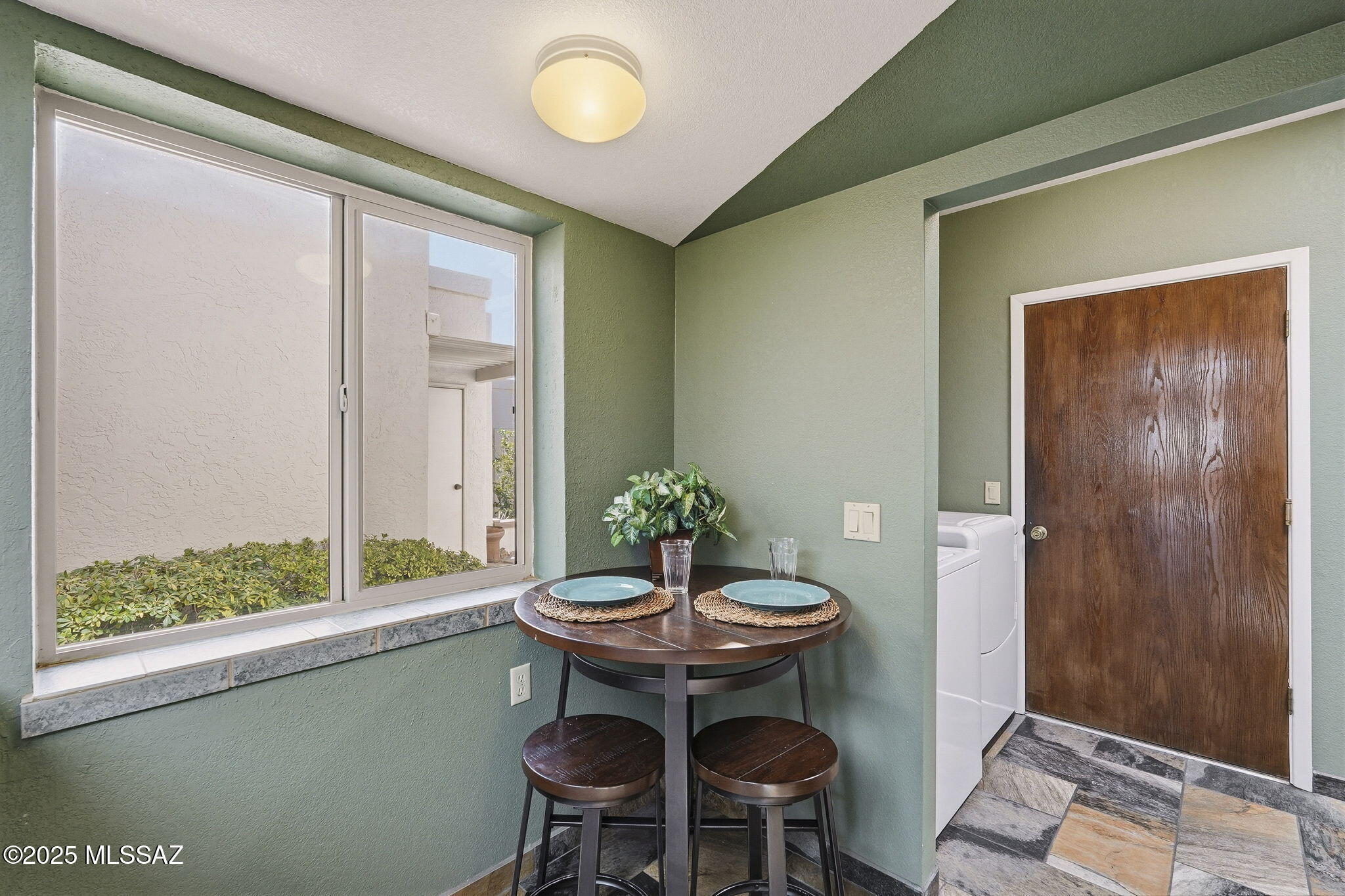 375 S Placita La Paz