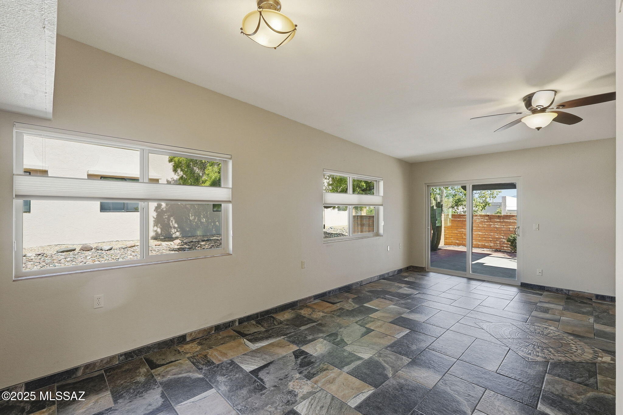 375 S Placita La Paz