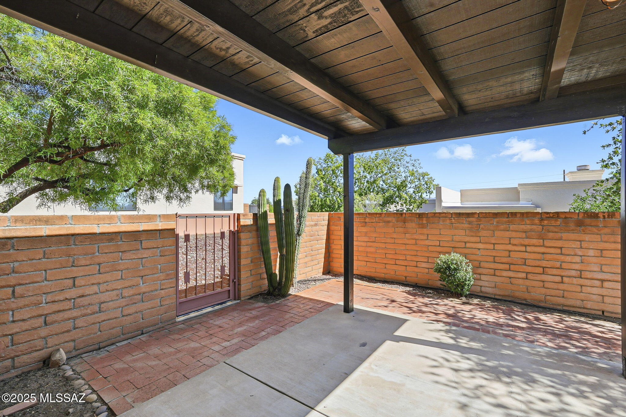 375 S Placita La Paz