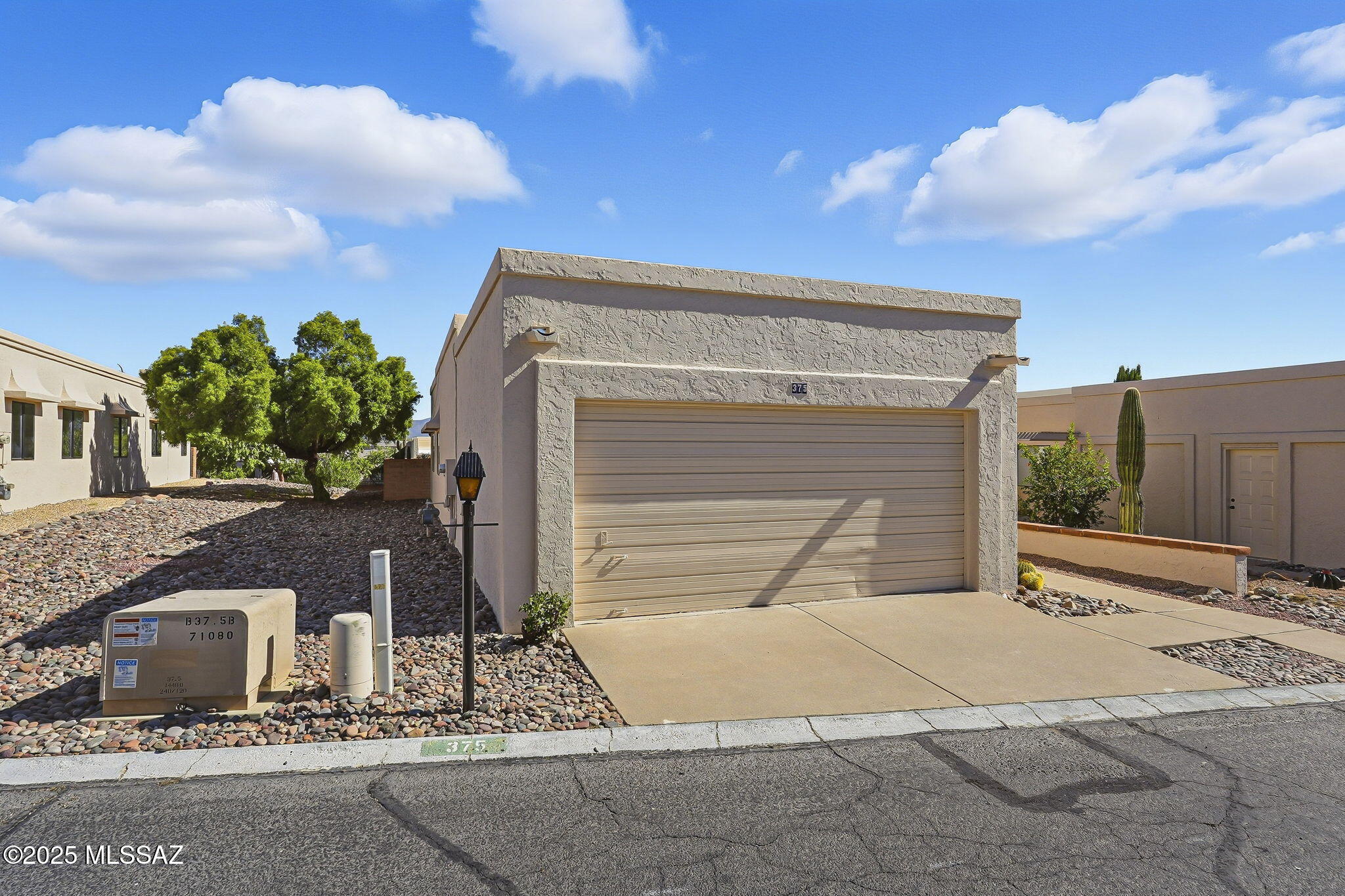 375 S Placita La Paz