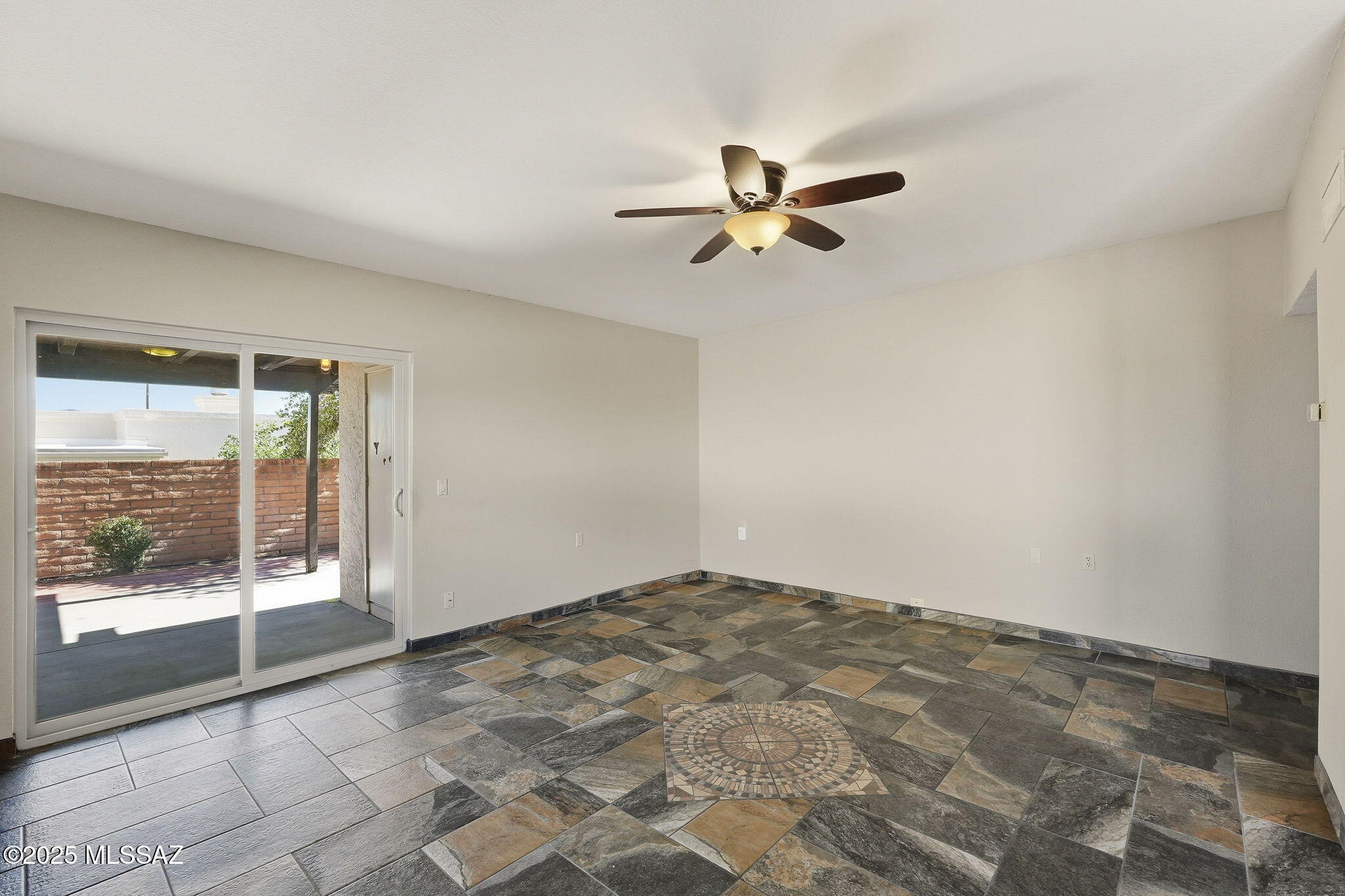 375 S Placita La Paz