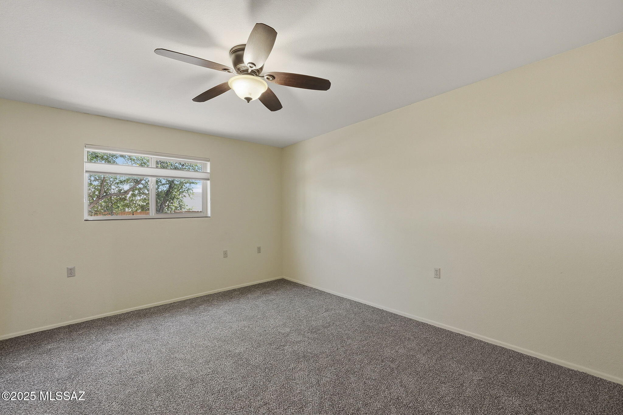 375 S Placita La Paz