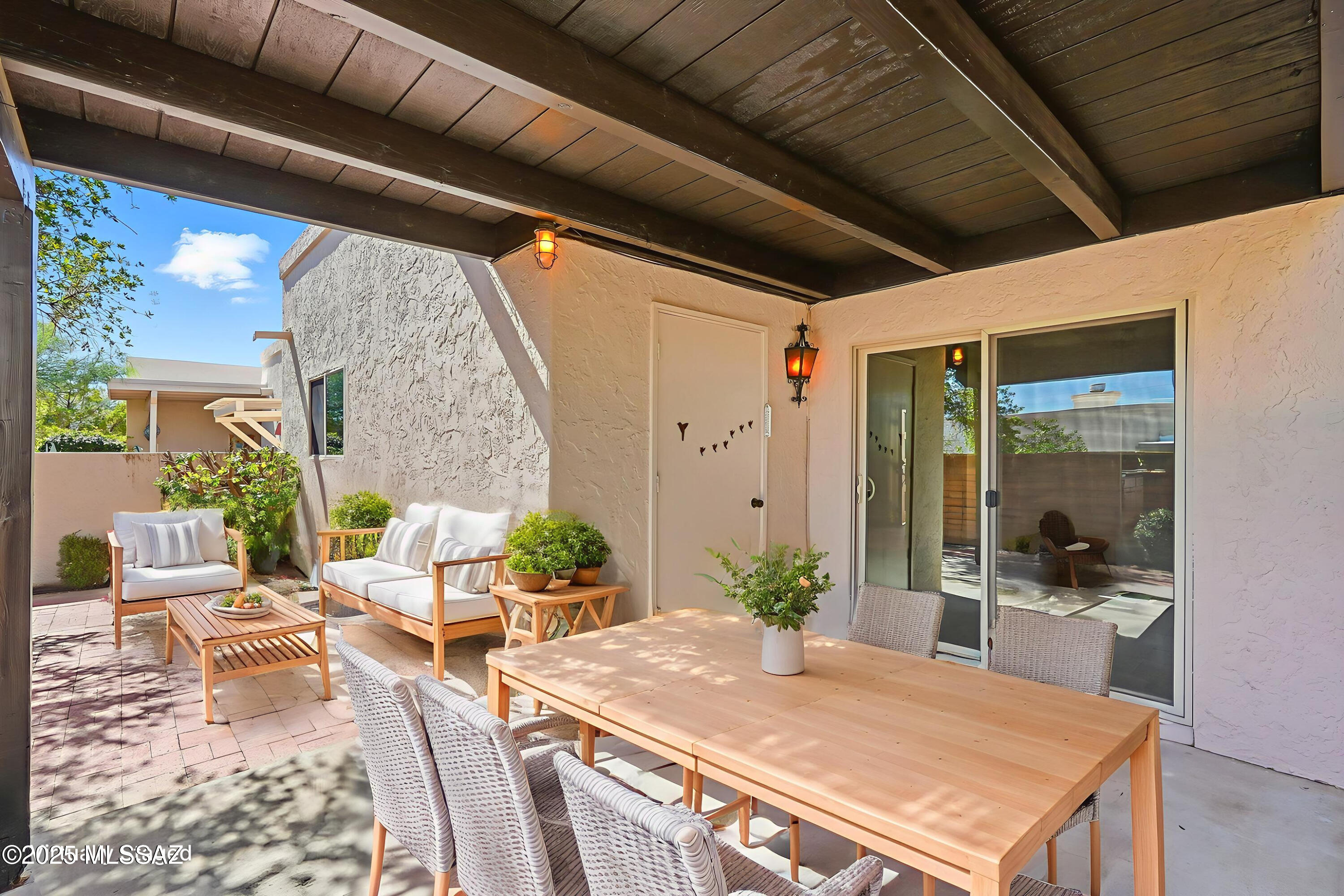 375 S Placita La Paz