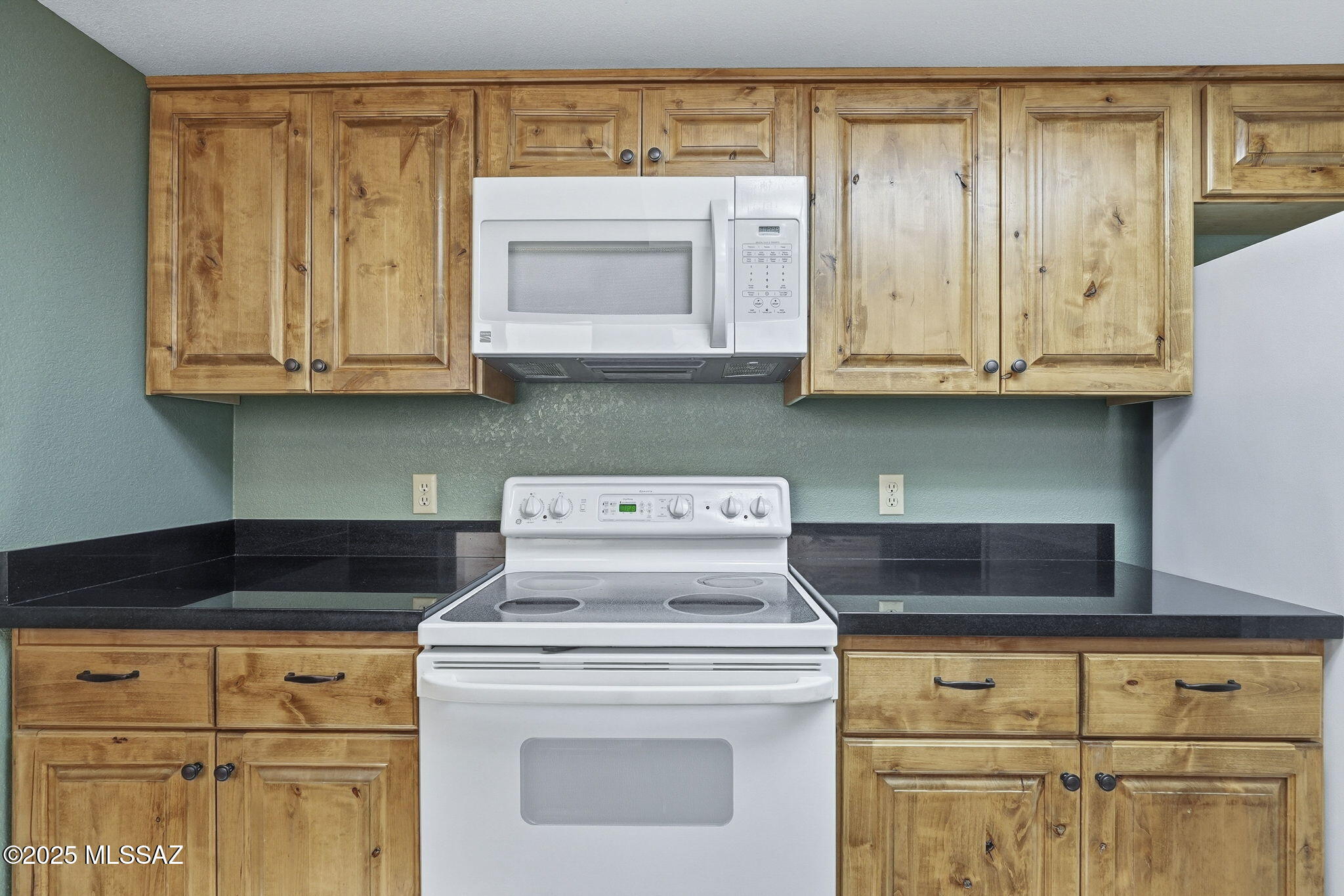 375 S Placita La Paz