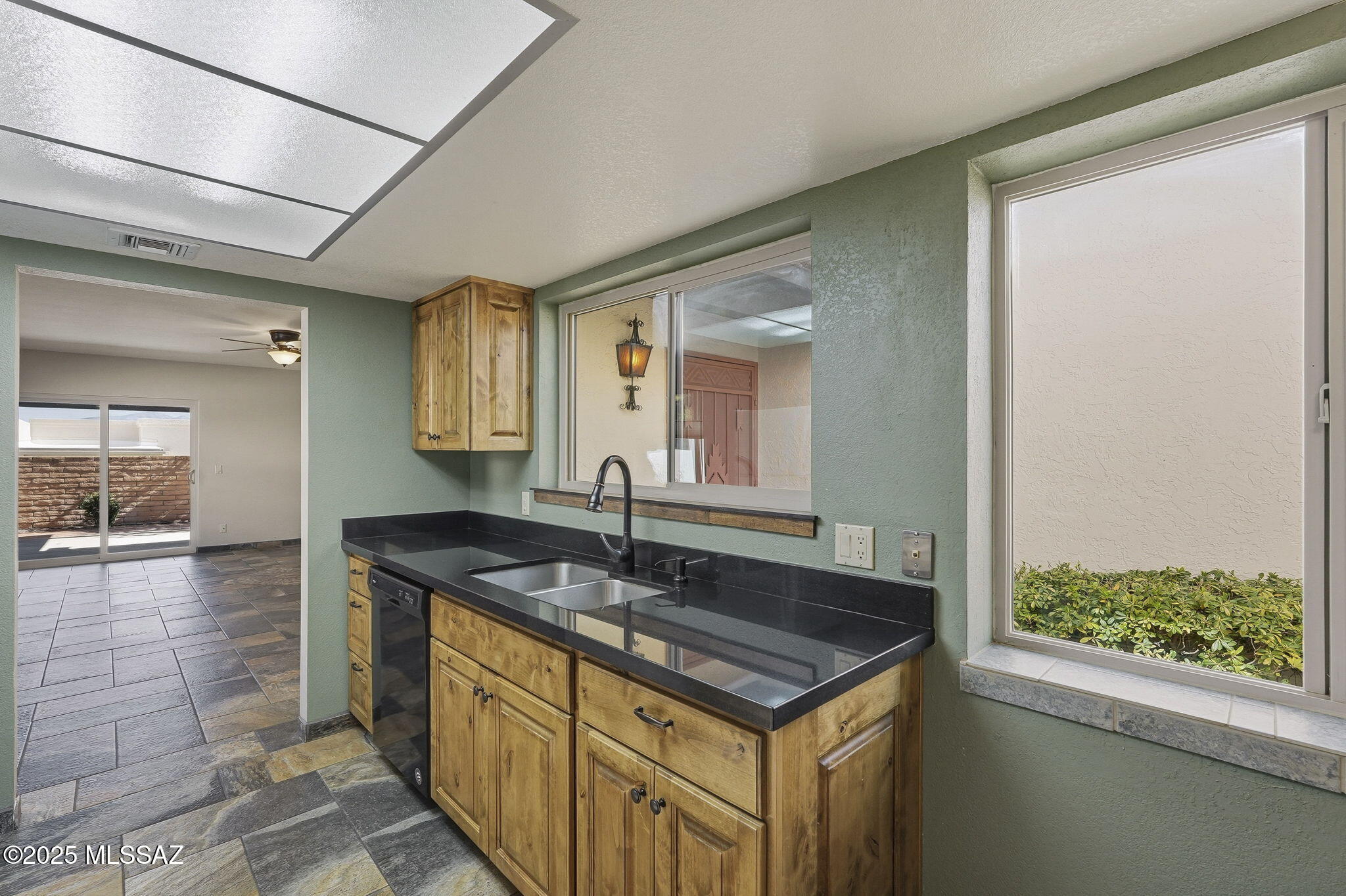 375 S Placita La Paz