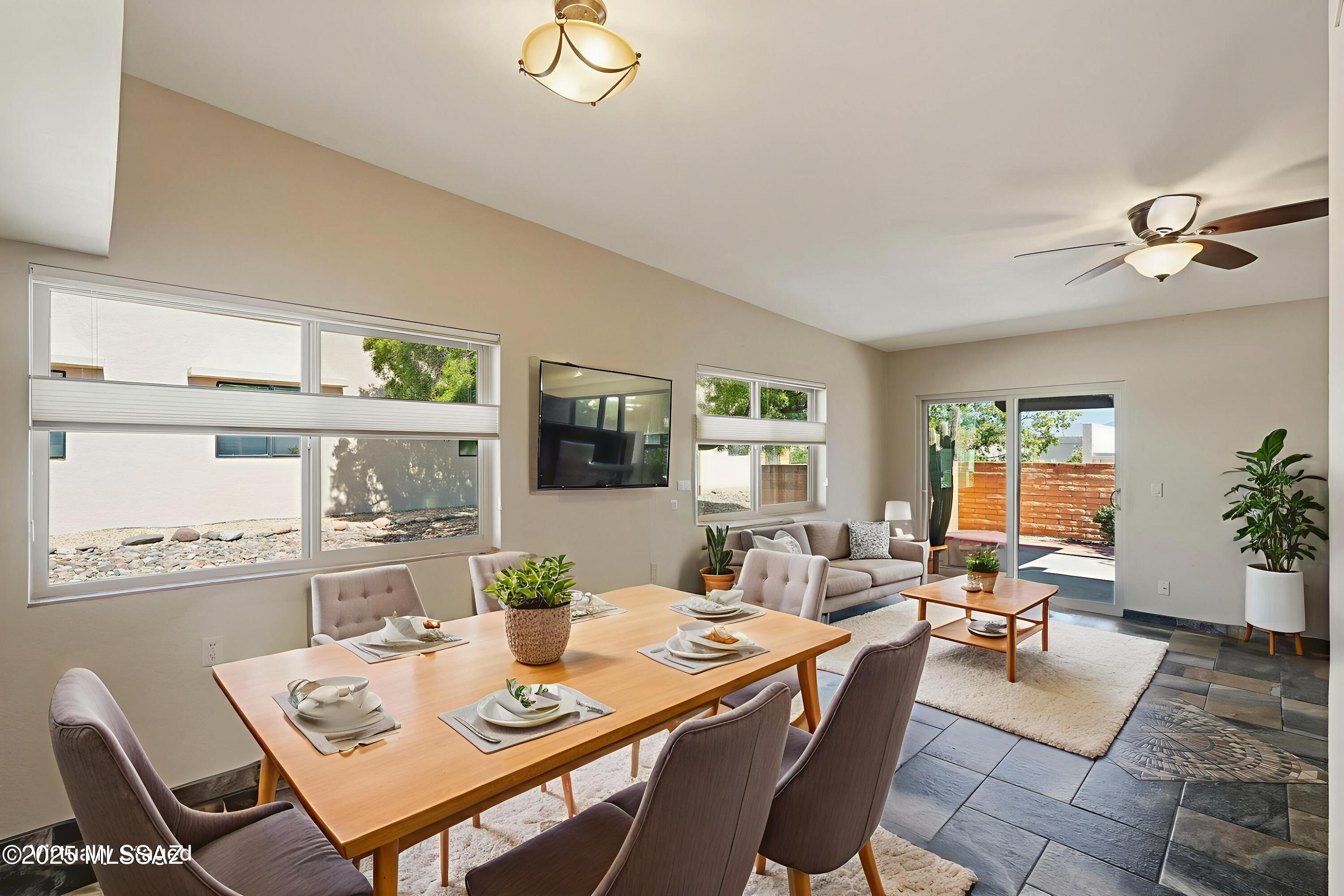 375 S Placita La Paz