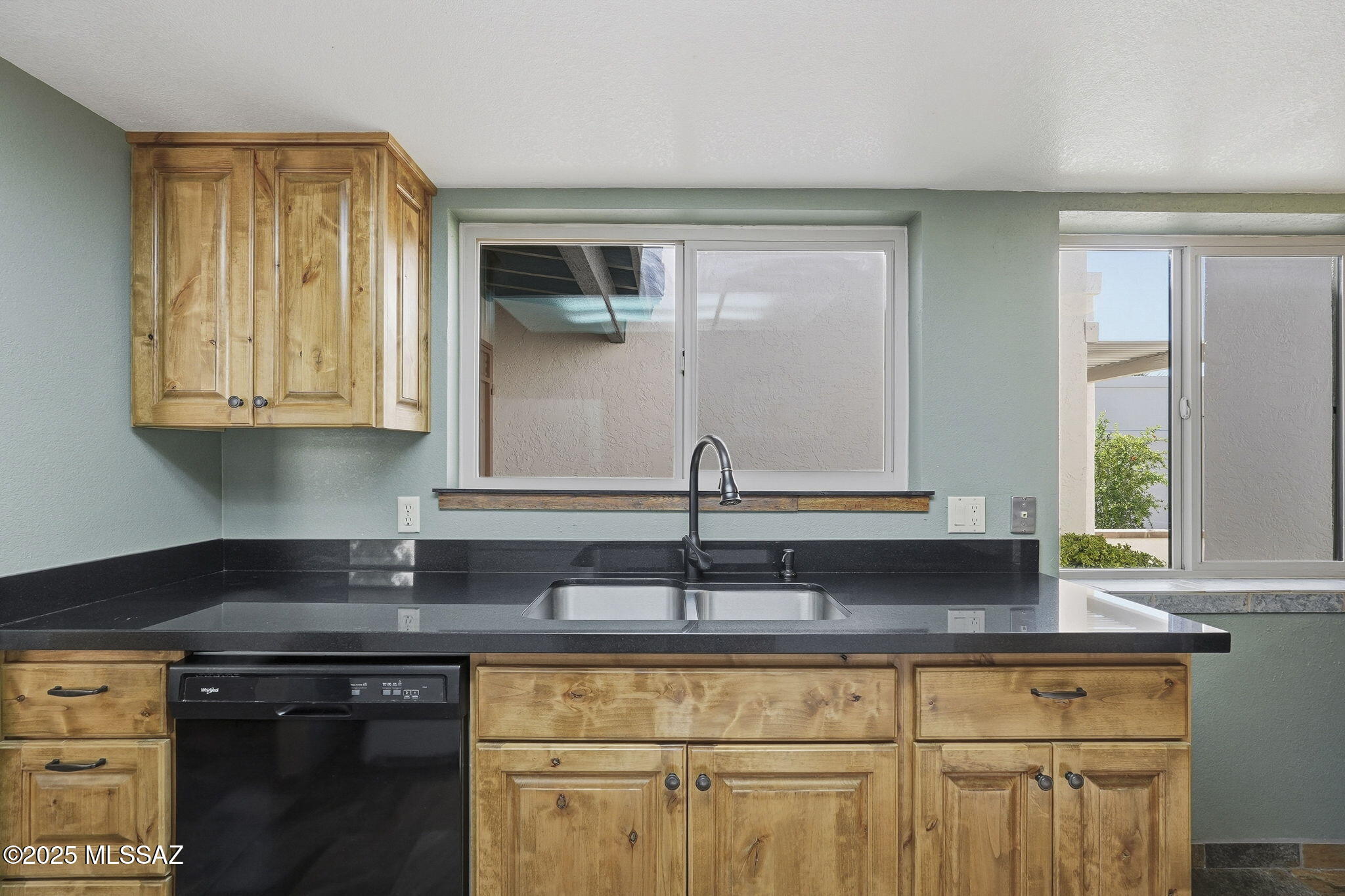 375 S Placita La Paz